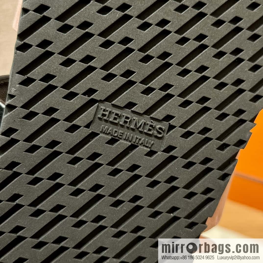 Hermès 225 CHYPRE SANDAL uncle shoes, Naked powder and black