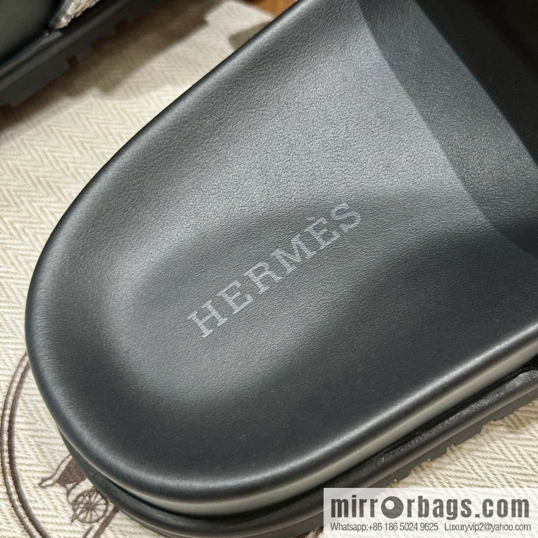 Hermès 225 CHYPRE SANDAL uncle shoes, black/CK89/Noir/Himalaya/Lizard primary color