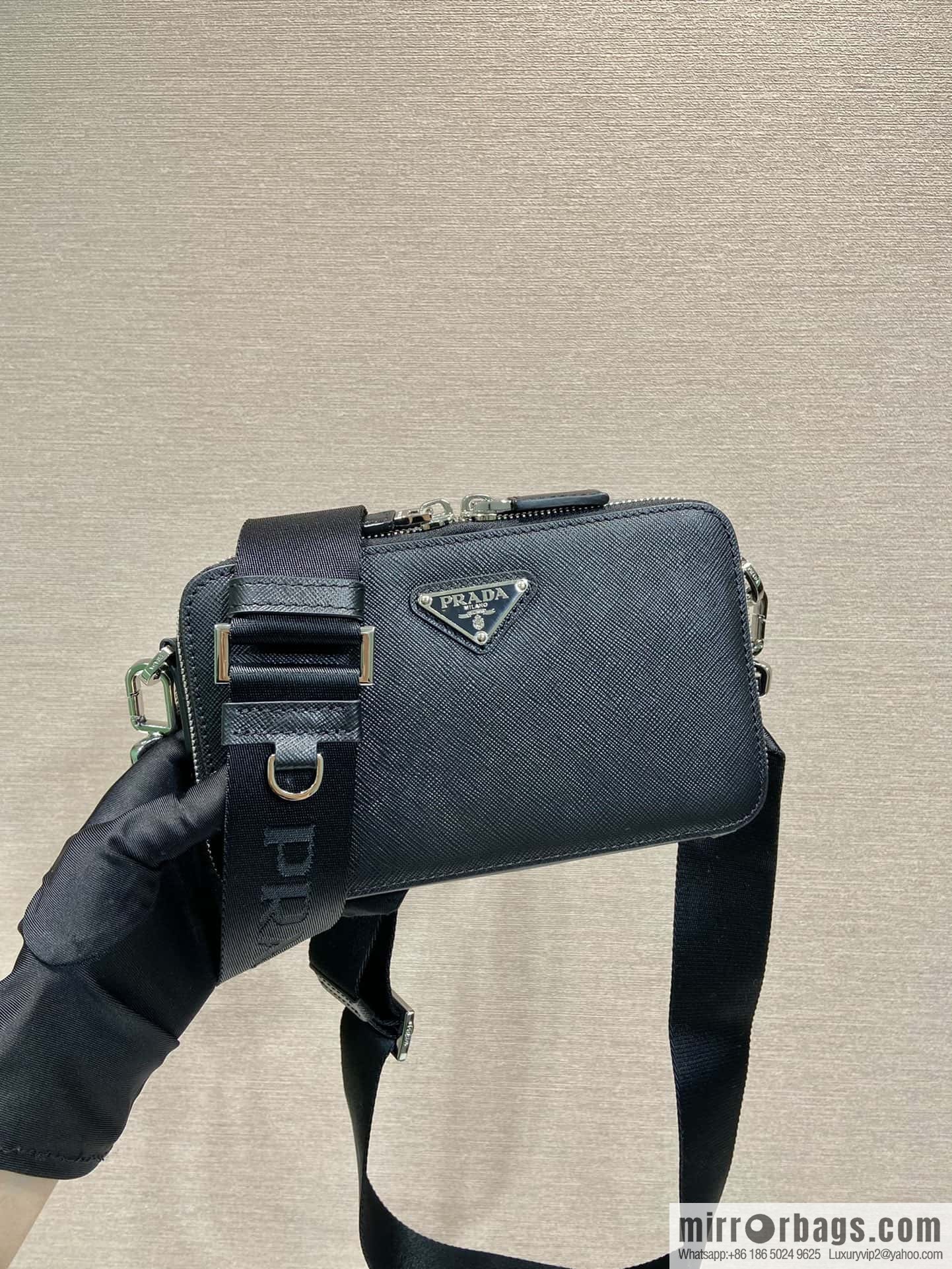 PRADA 🎉 new mailman bag 🎉 2VH173 cross pattern