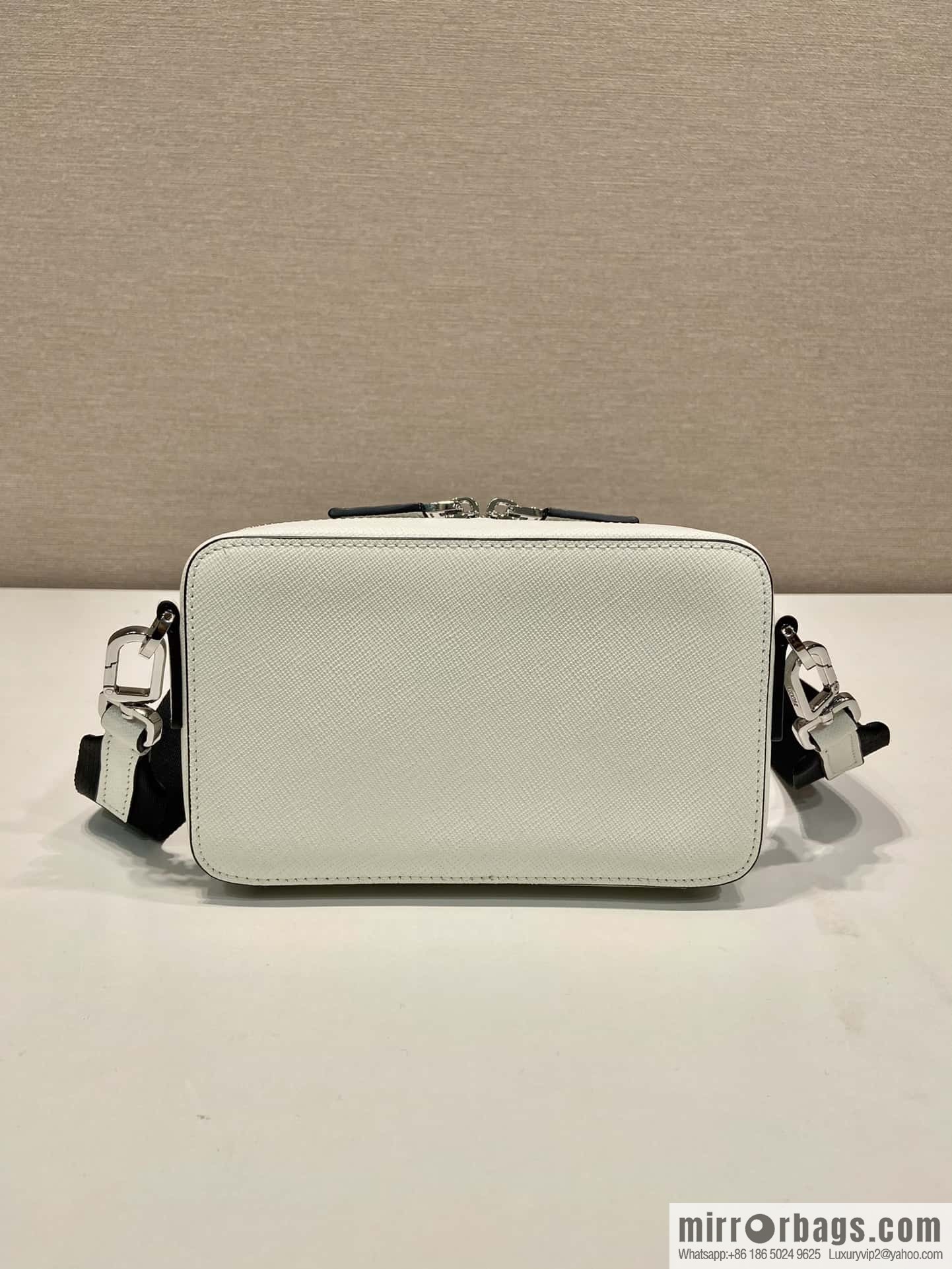 PRADA 🎉 new mailman bag 🎉 2VH173 cross pattern, white