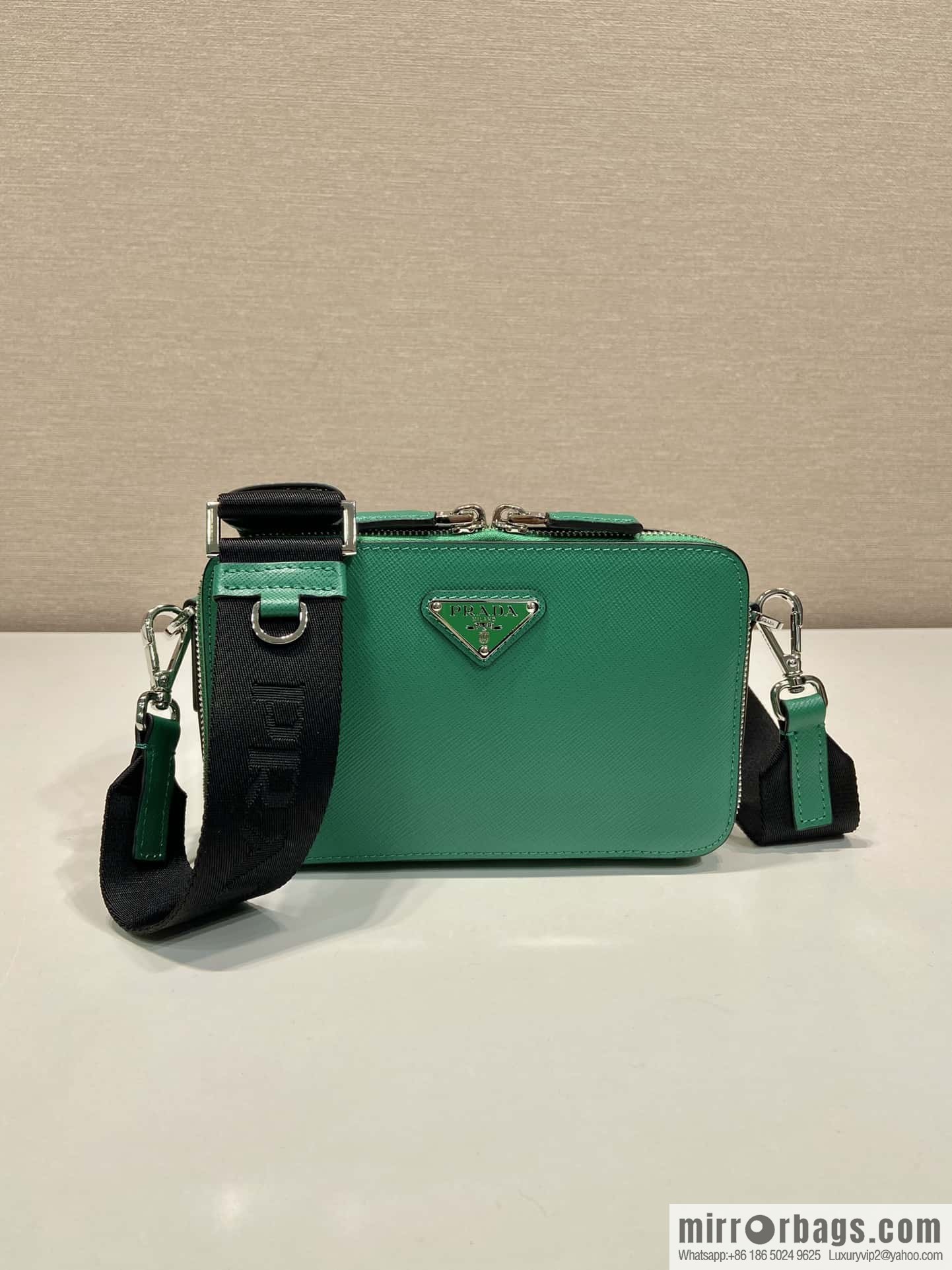 PRADA 🎉 new mailman bag 🎉 2VH173 cross pattern new color