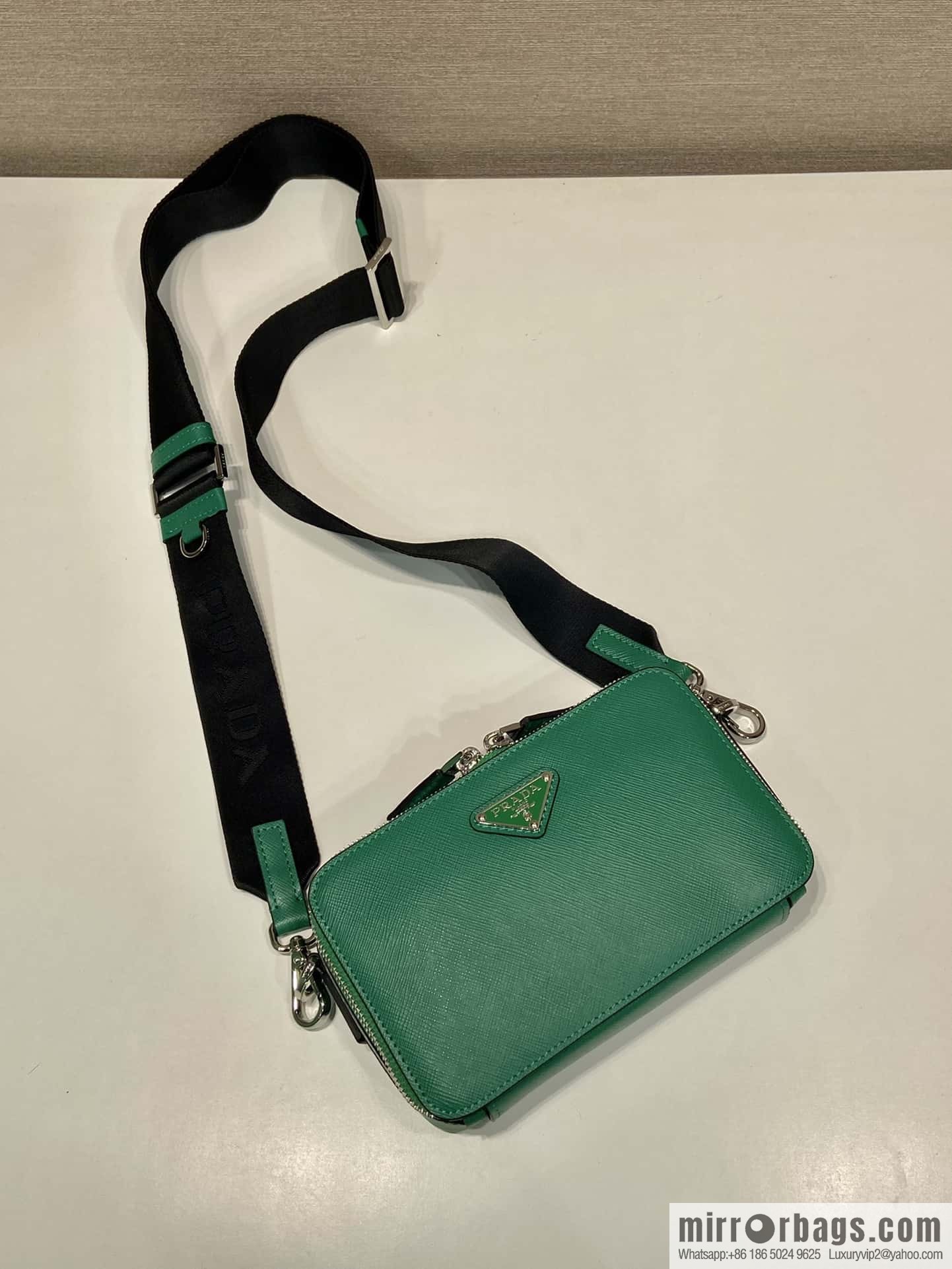 PRADA 🎉 new mailman bag 🎉 2VH173 cross pattern new color