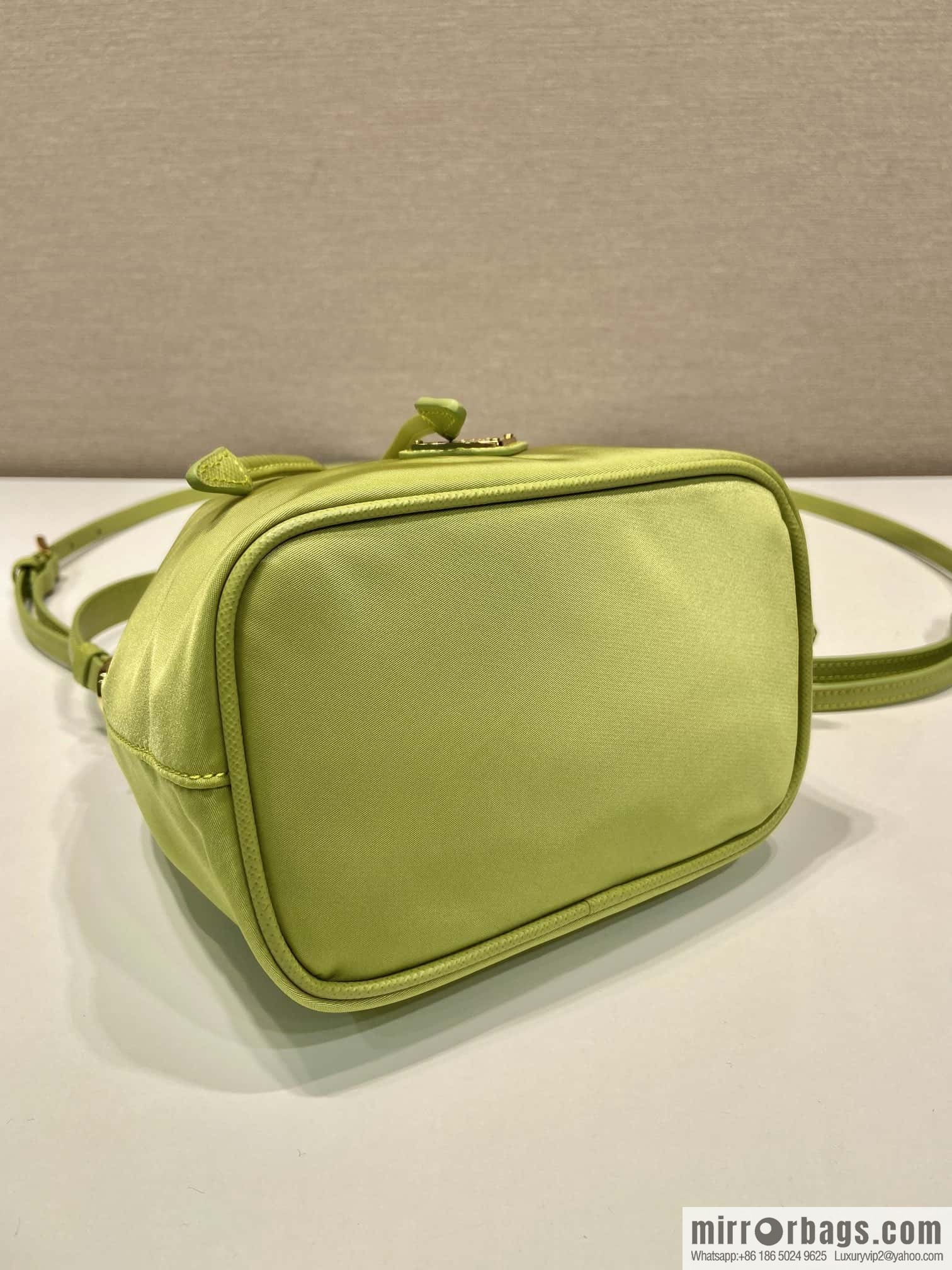 PRADA 🎉 new bucket bag 🎉 1BE067 upgraded version, green