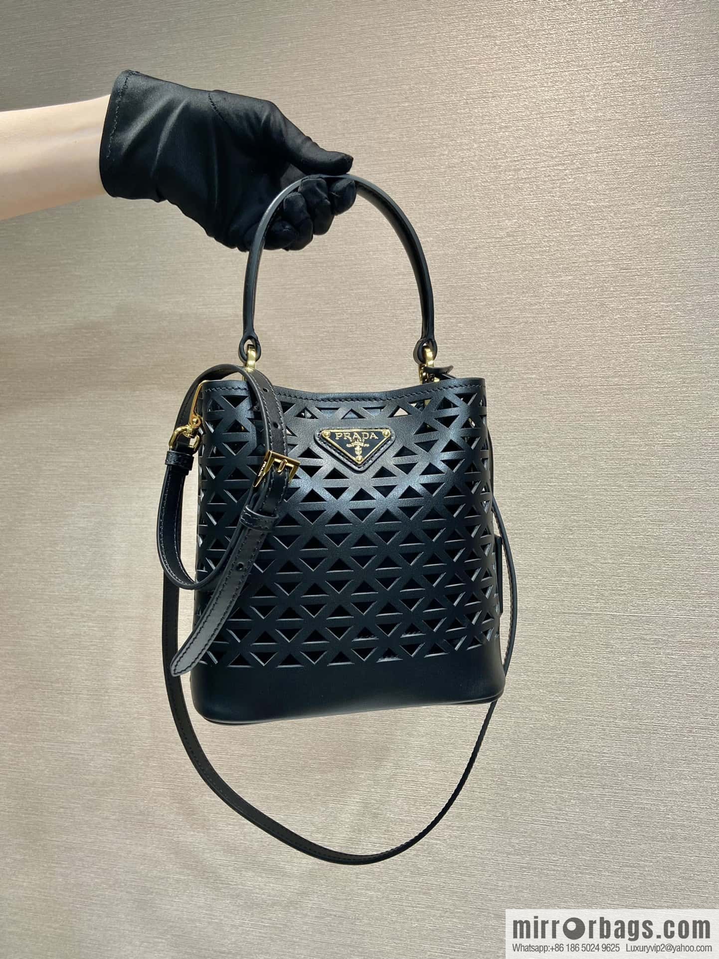 PRADA 🎉 cut-out bucket bag 🎉 1BA217 cut-out black