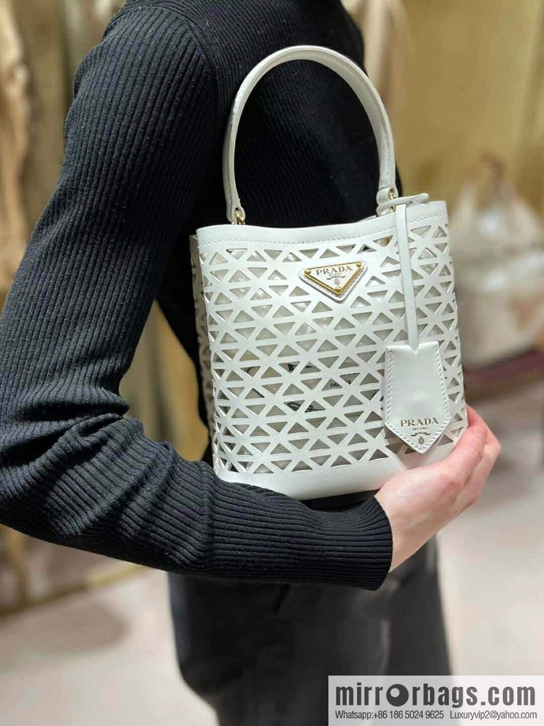 PRADA 🎉 cut-out bucket bag 🎉 1BA217 cut-out white