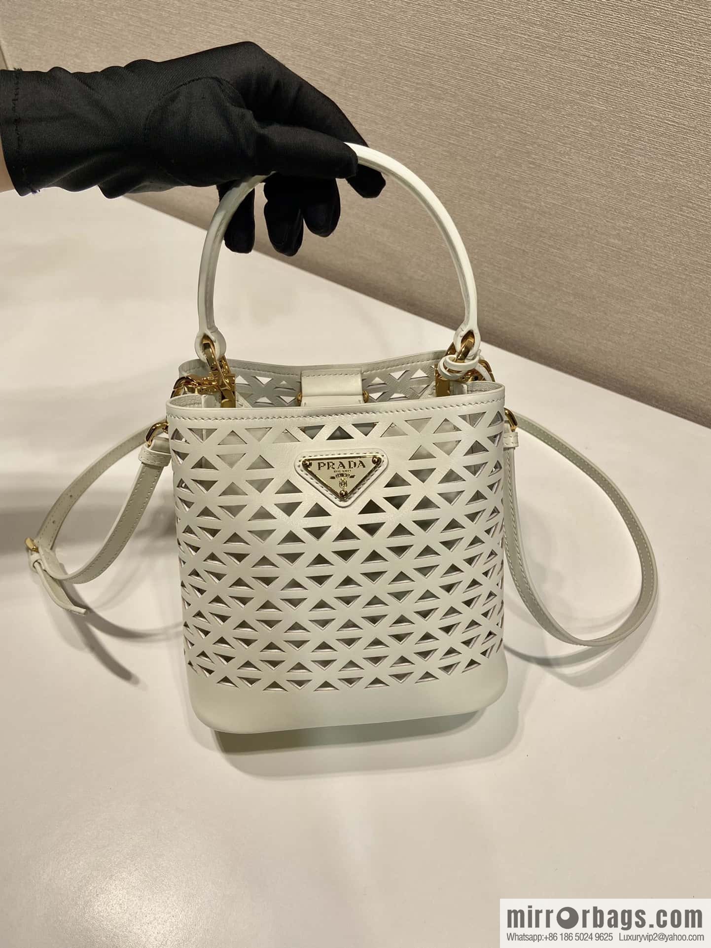 PRADA 🎉 cut-out bucket bag 🎉 1BA217 cut-out white