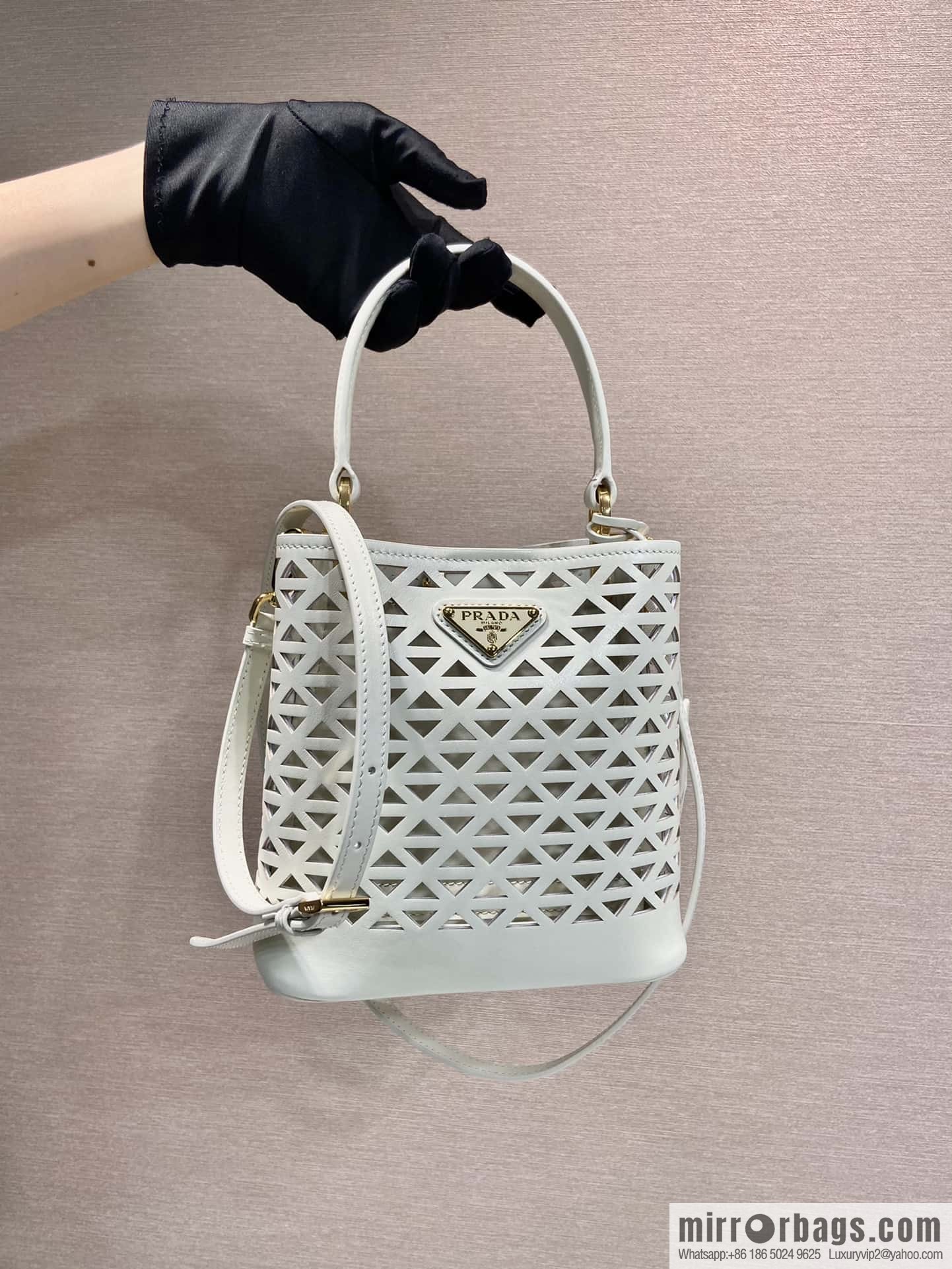 PRADA 🎉 cut-out bucket bag 🎉 1BA217 cut-out white
