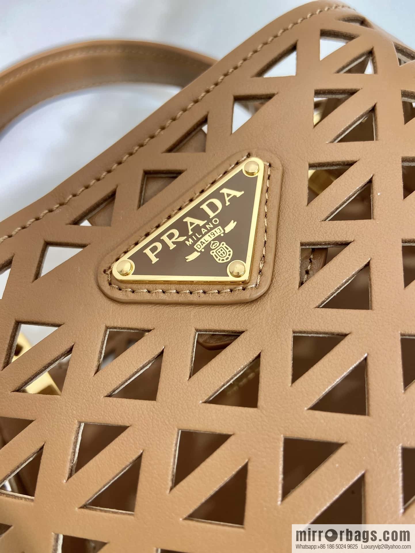 PRADA 🎉 cut-out bucket bag 🎉 1BA217 cut-out brown