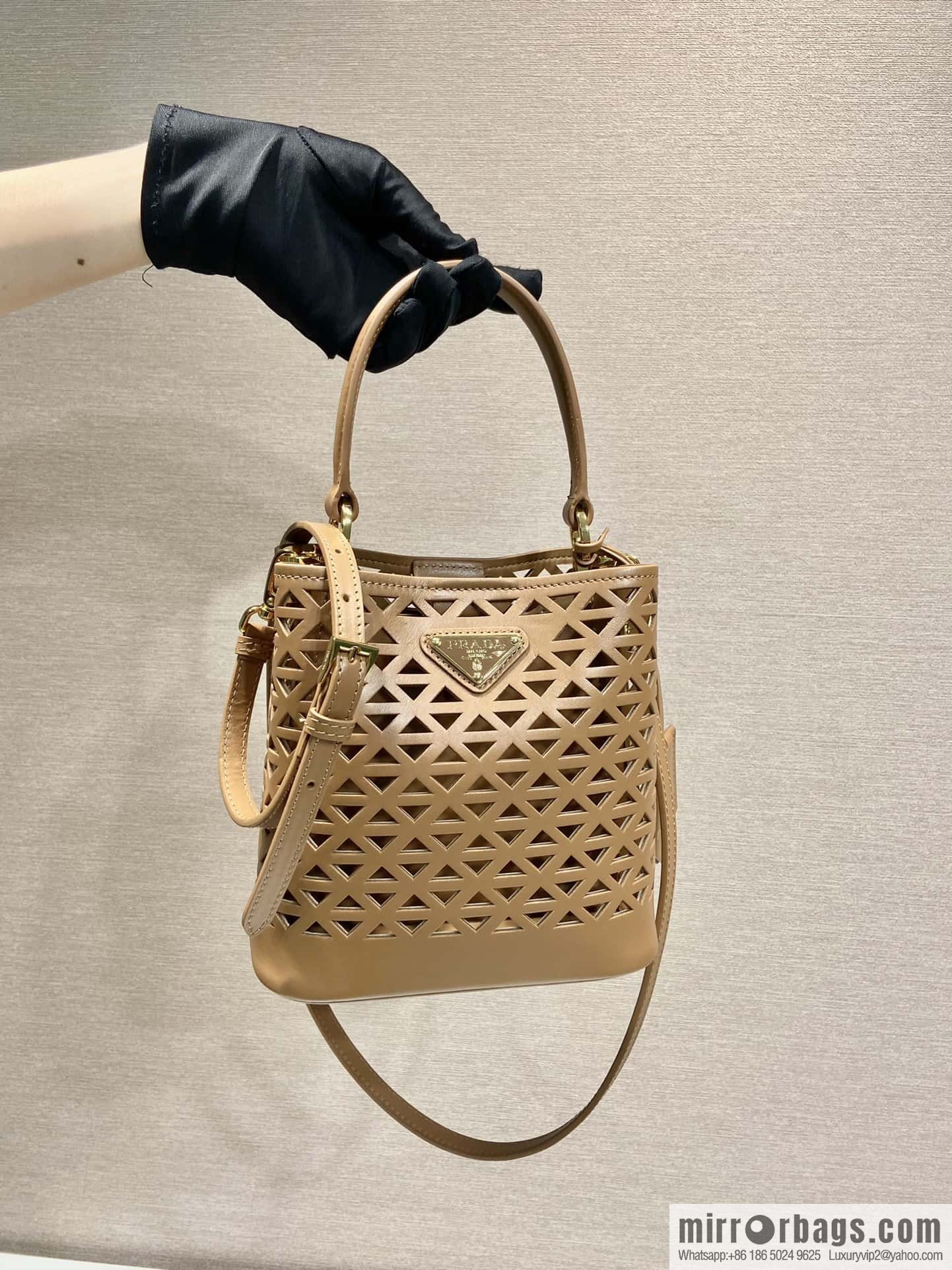 PRADA 🎉 cut-out bucket bag 🎉 1BA217 cut-out brown