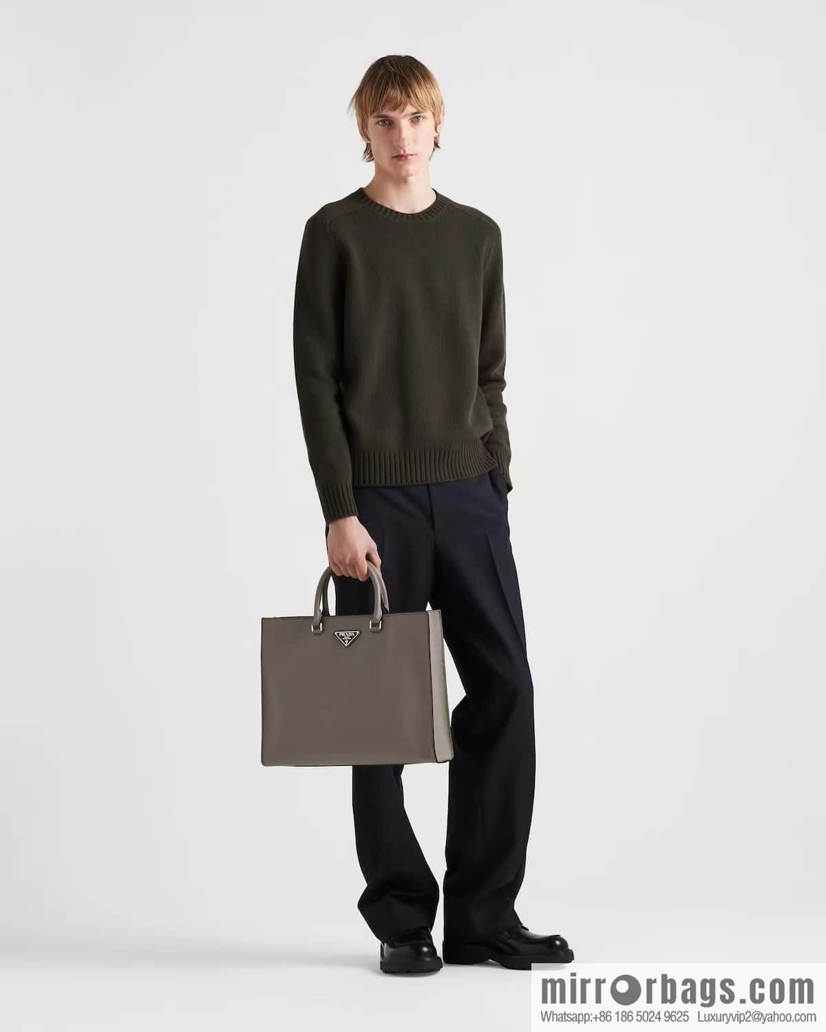 PRADA 🎉 new briefcase 🎉🎉 2VG101 new color