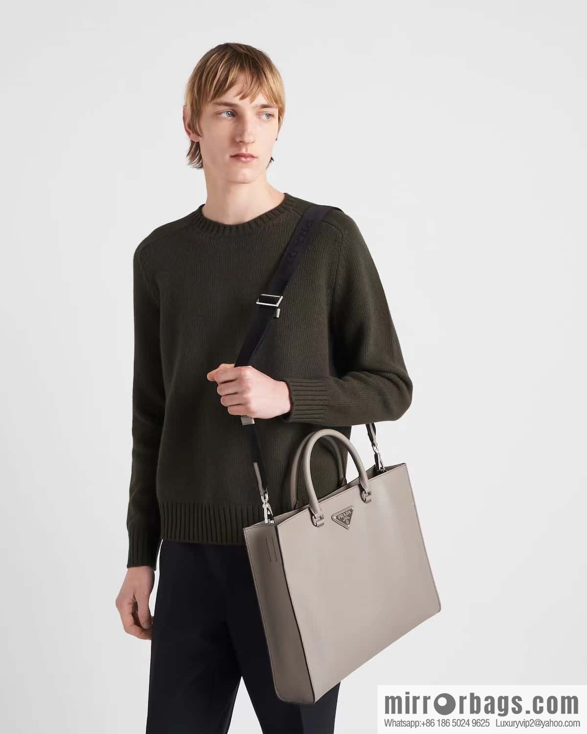 PRADA 🎉 new briefcase 🎉🎉 2VG101 new color