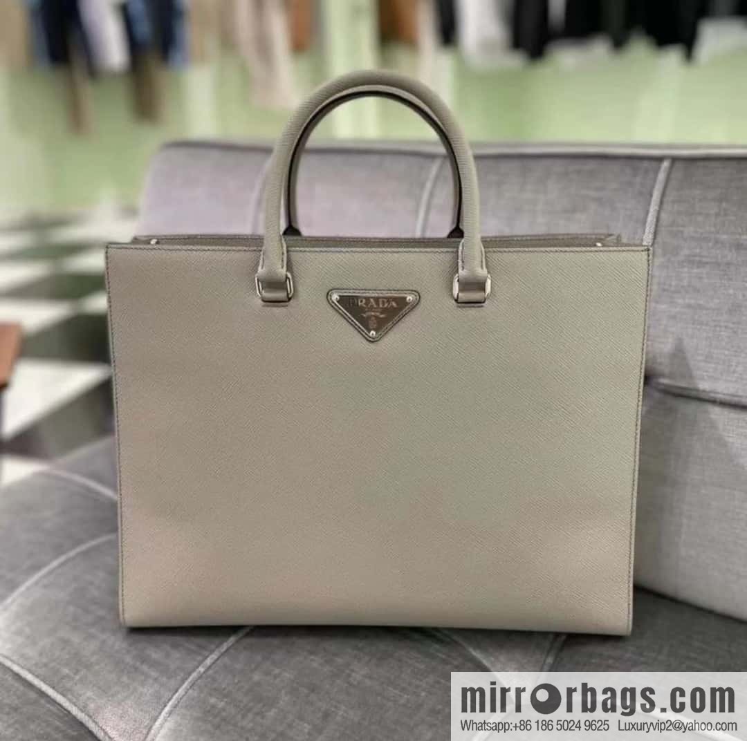 PRADA 🎉 new briefcase 🎉🎉 2VG101 new color