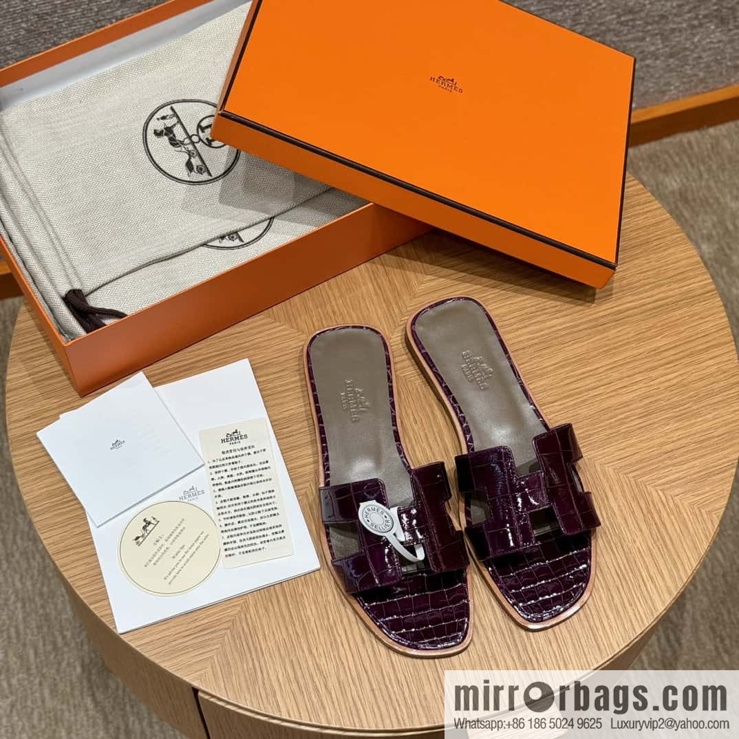 Hermès 181 Oran sandals alligator/crocodile 🐊 N5/Cassis/gallon purple