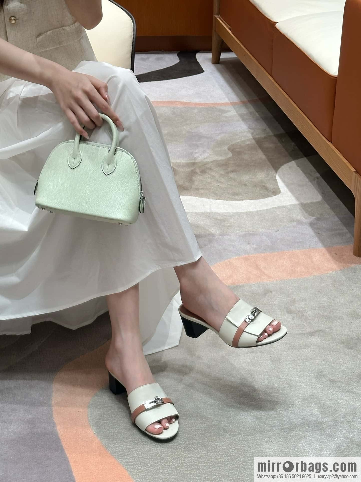 Hermès 187 Gigi kelly heels, plain weave/Swift milkshake white/ck10/Craie/Nude pink