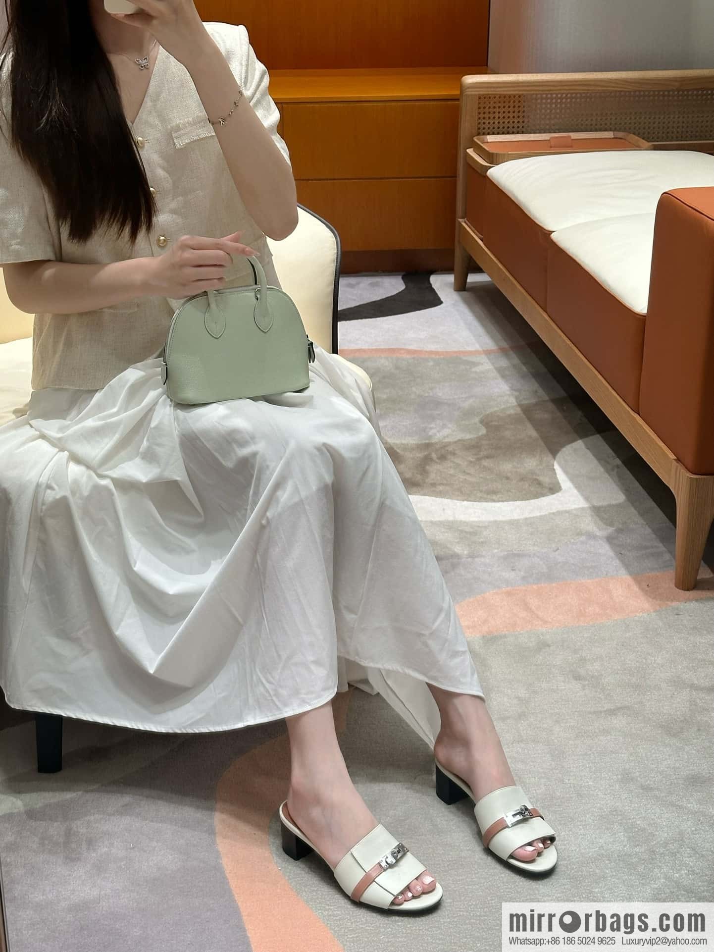 Hermès 187 Gigi kelly heels, plain weave/Swift milkshake white/ck10/Craie/Nude pink