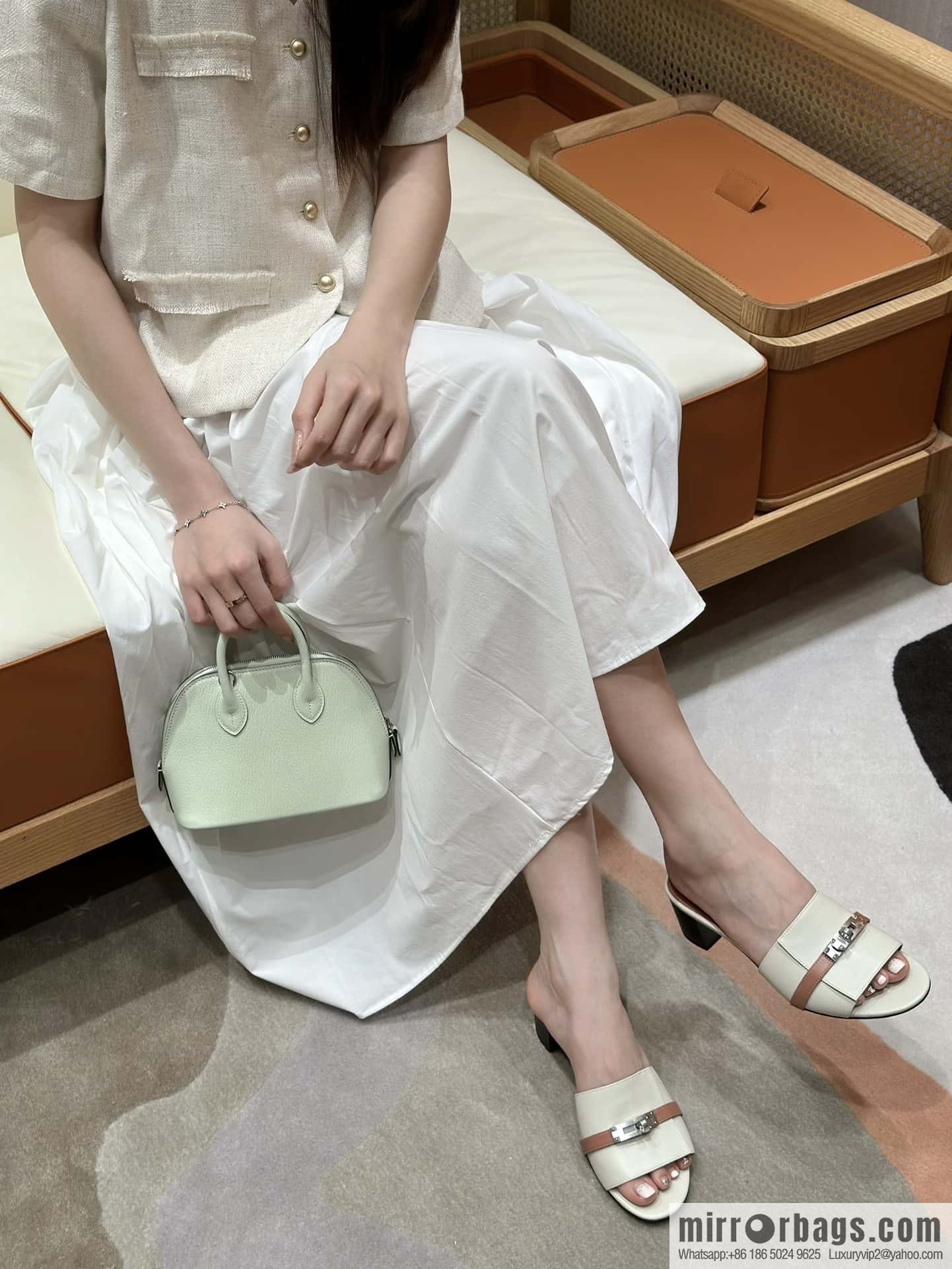 Hermès 187 Gigi kelly heels, plain weave/Swift milkshake white/ck10/Craie/Nude pink