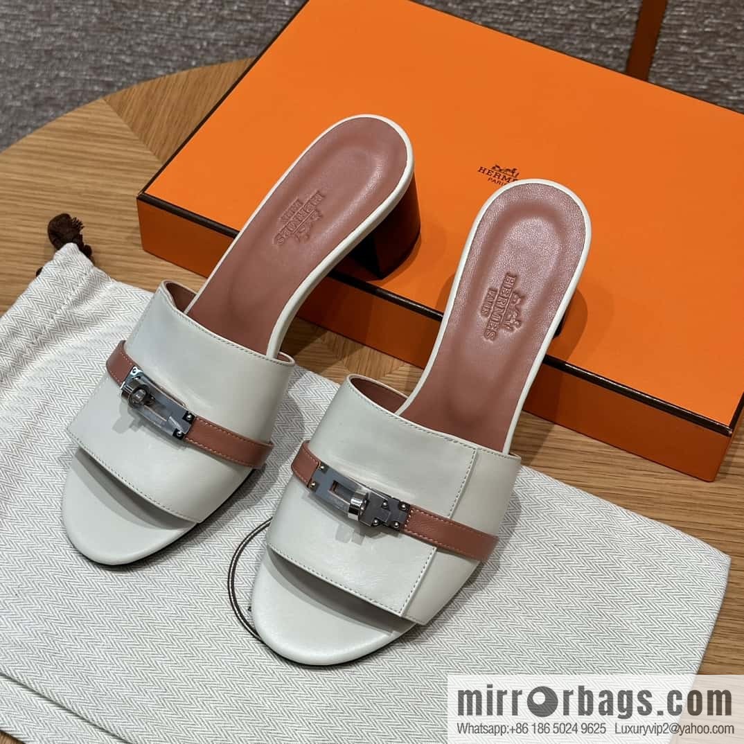 Hermès 187 Gigi kelly heels, plain weave/Swift milkshake white/ck10/Craie/Nude pink