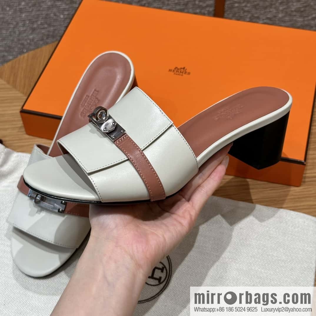 Hermès 187 Gigi kelly heels, plain weave/Swift milkshake white/ck10/Craie/Nude pink