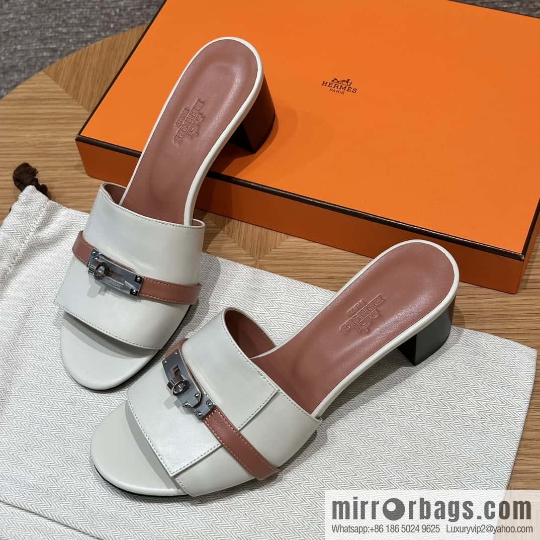 Hermès 187 Gigi kelly heels, plain weave/Swift milkshake white/ck10/Craie/Nude pink