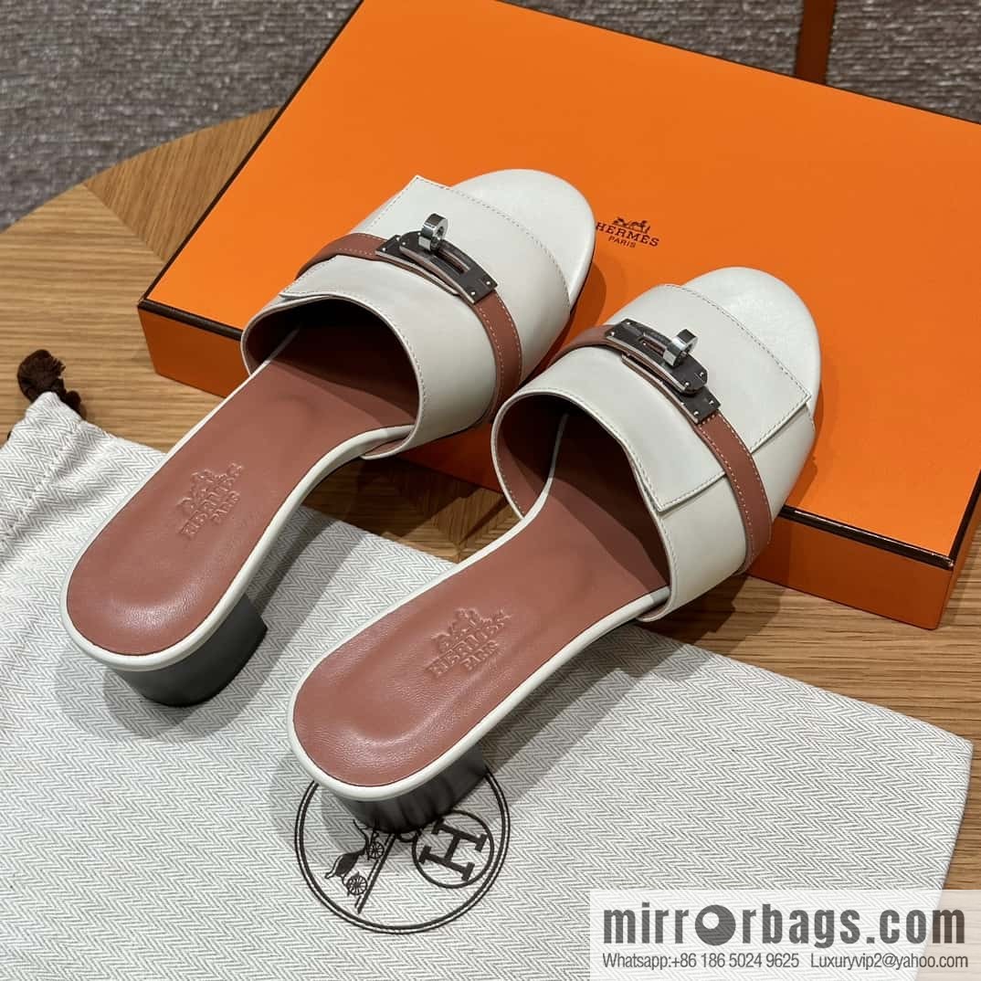 Hermès 187 Gigi kelly heels, plain weave/Swift milkshake white/ck10/Craie/Nude pink