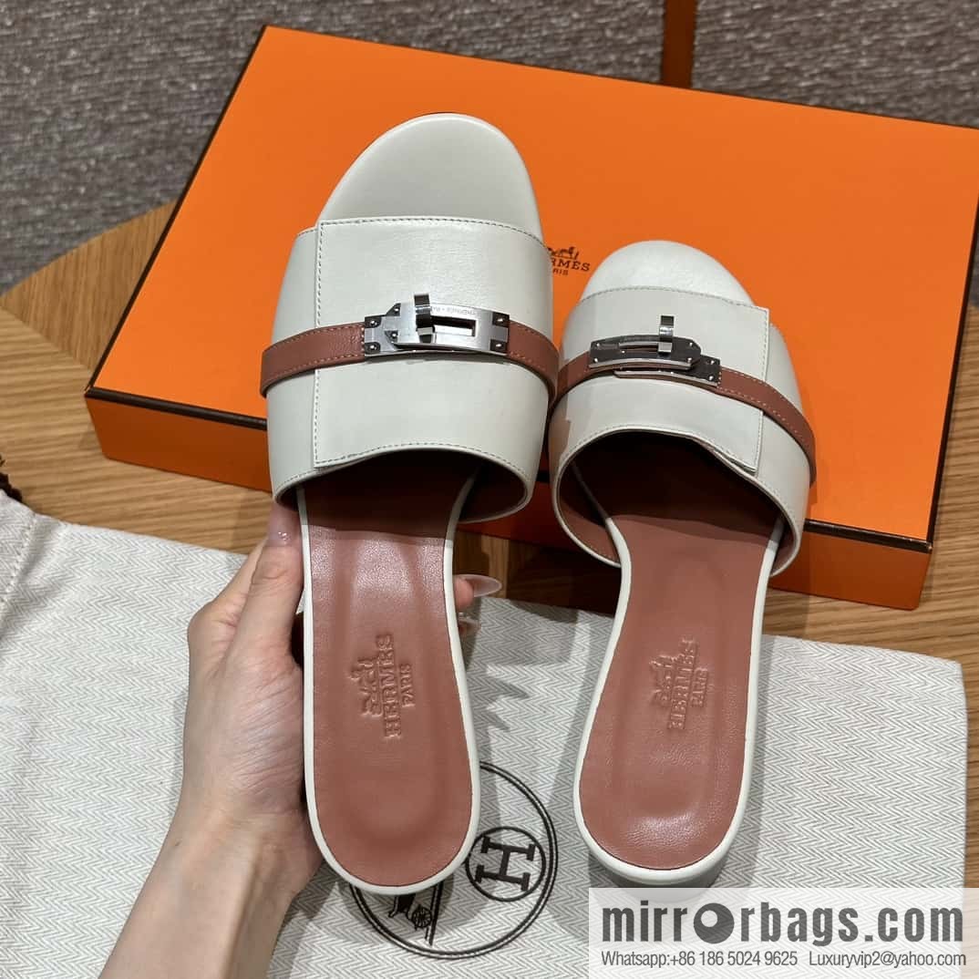 Hermès 187 Gigi kelly heels, plain weave/Swift milkshake white/ck10/Craie/Nude pink