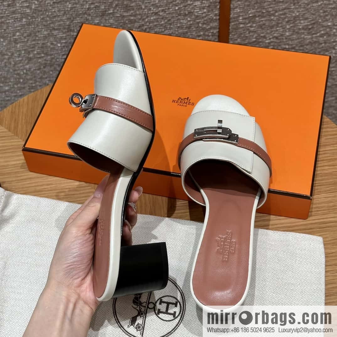 Hermès 187 Gigi kelly heels, plain weave/Swift milkshake white/ck10/Craie/Nude pink