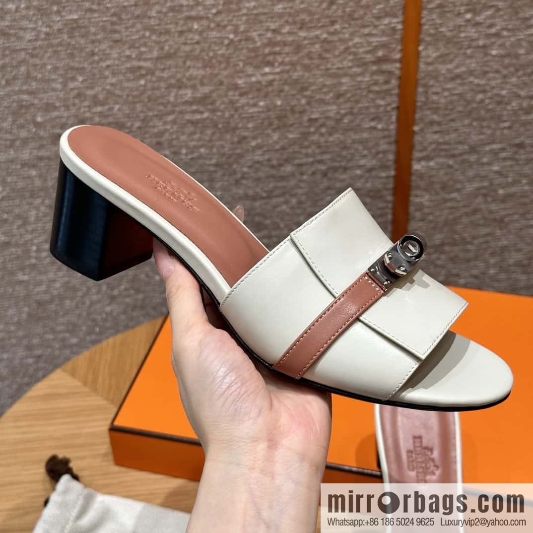 Hermès 187 Gigi kelly heels, plain weave/Swift milkshake white/ck10/Craie/Nude pink