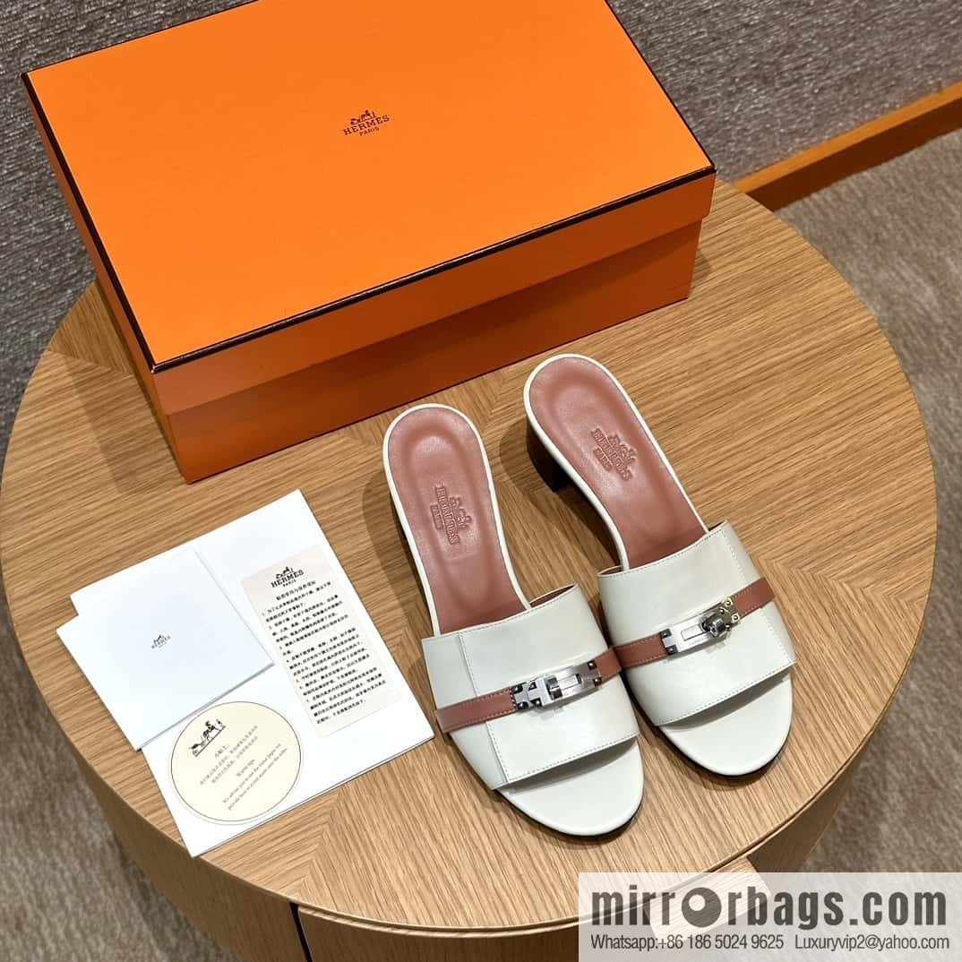 Hermès 187 Gigi kelly heels, plain weave/Swift milkshake white/ck10/Craie/Nude pink