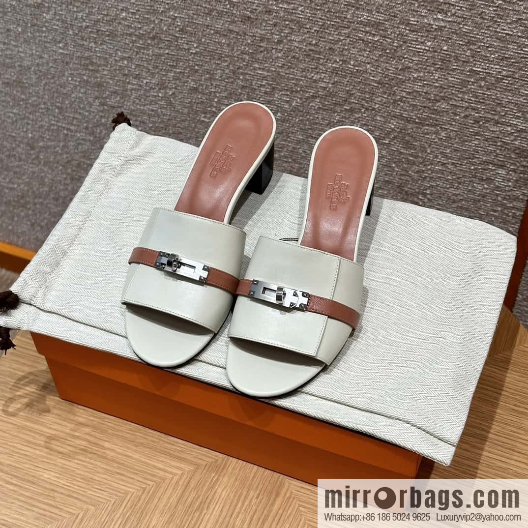 Hermès 187 Gigi kelly heels, plain weave/Swift milkshake white/ck10/Craie/Nude pink