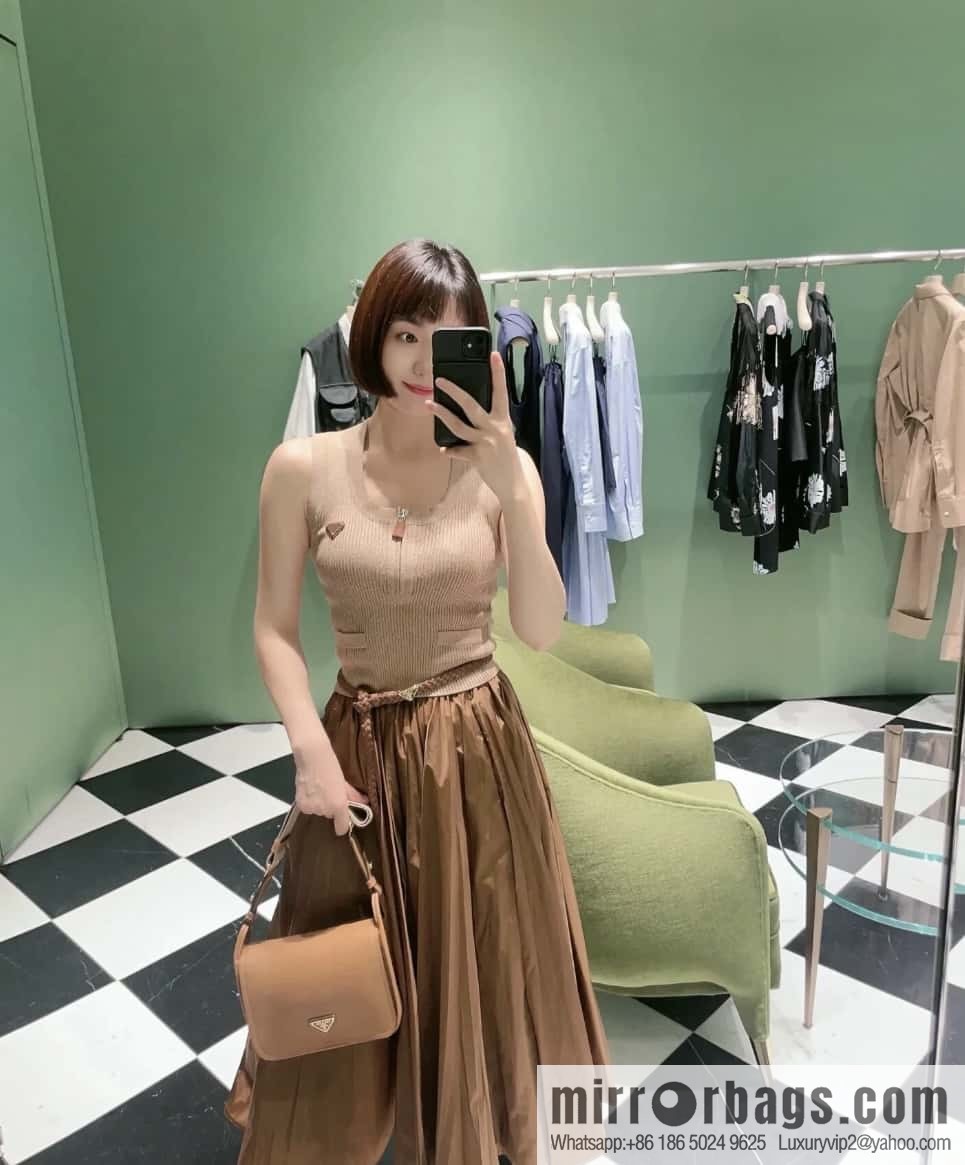 PRADA 👏 new shoulder strap bag 👏 1BD372 🎉 brown
