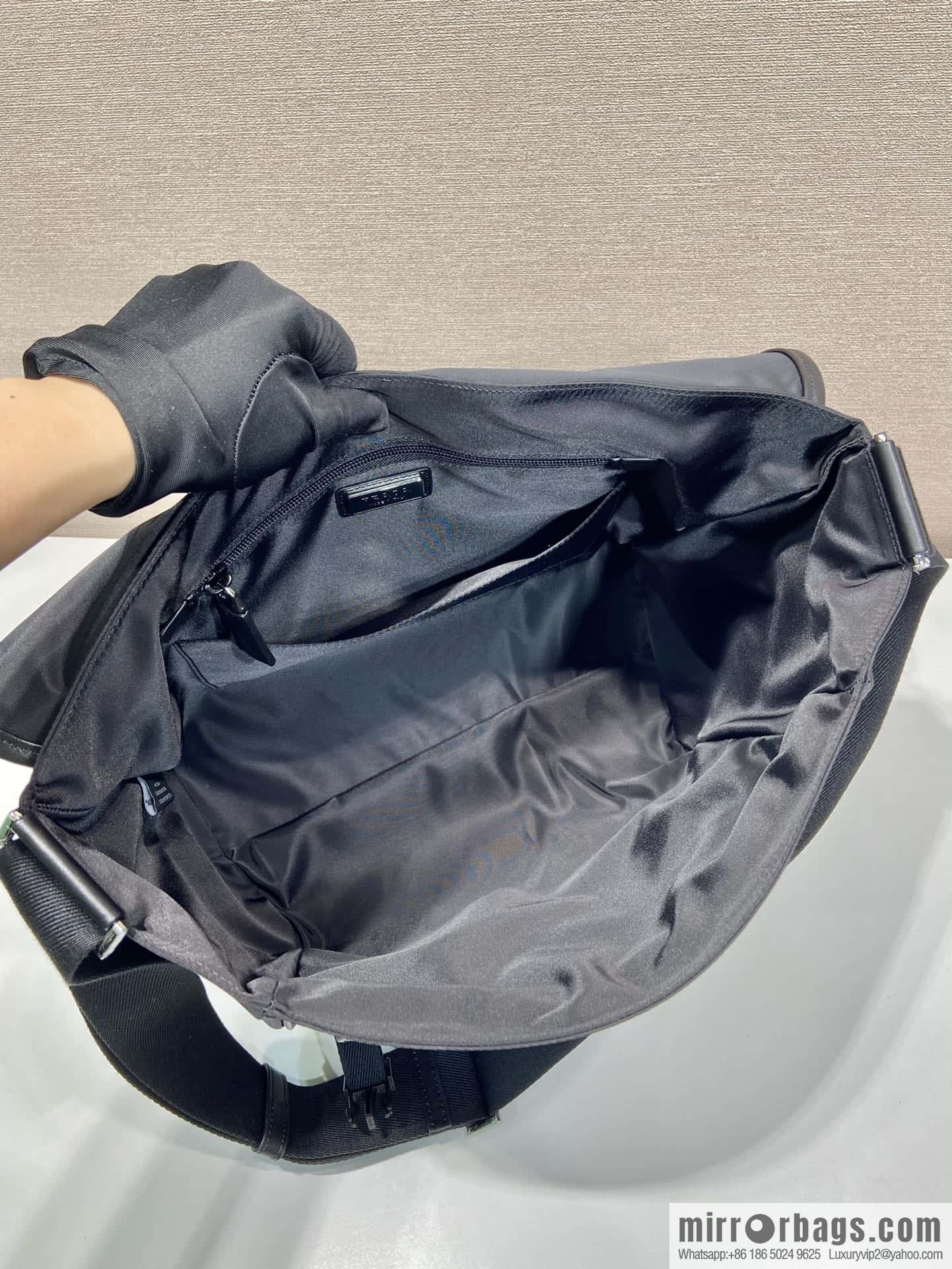 PRADA 🎉 new messenger bag 🎉🎉 2VD052A large upgraded version