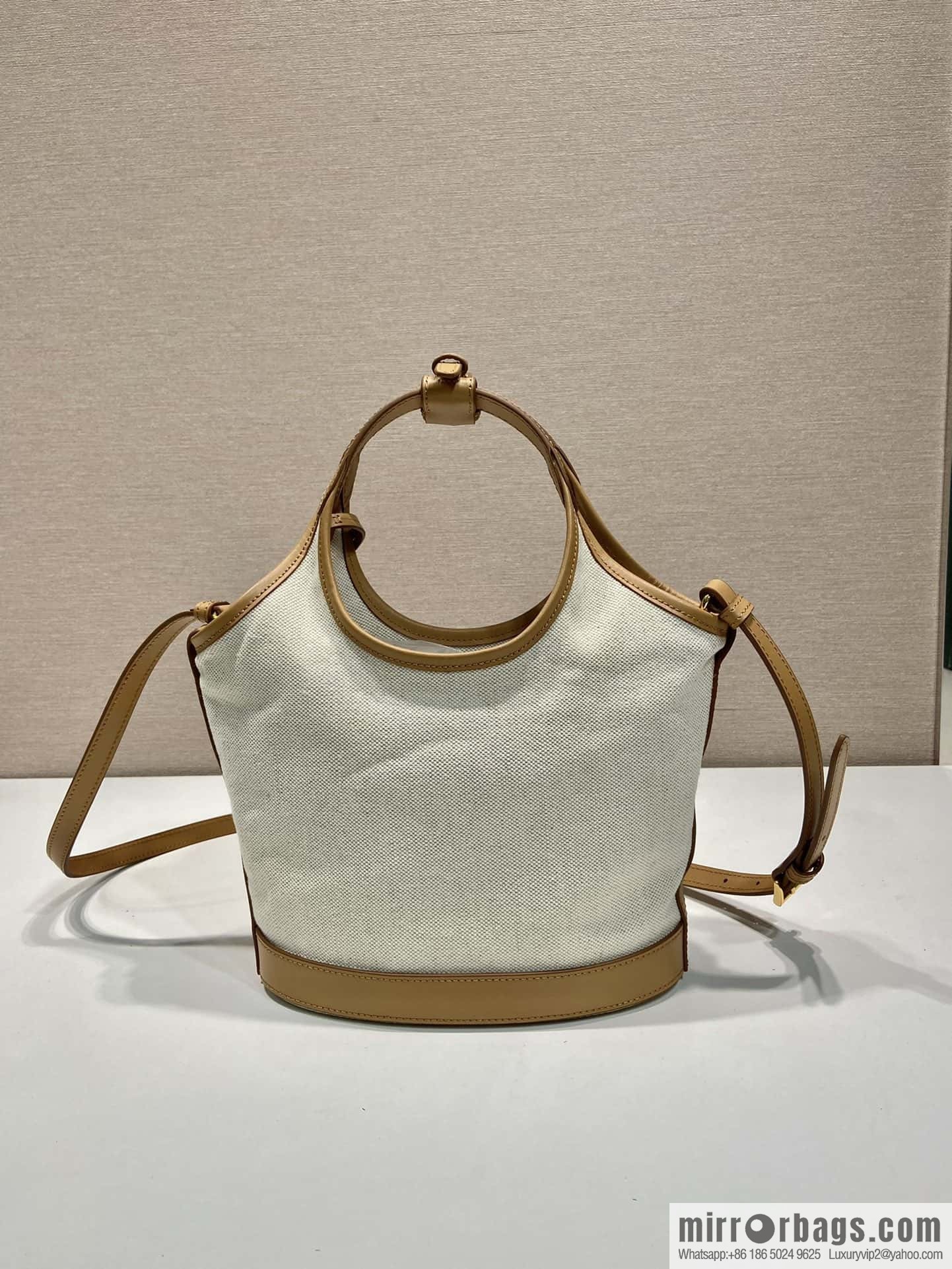 PRADA 🎉 new tote bag 🎉 1BG974 small