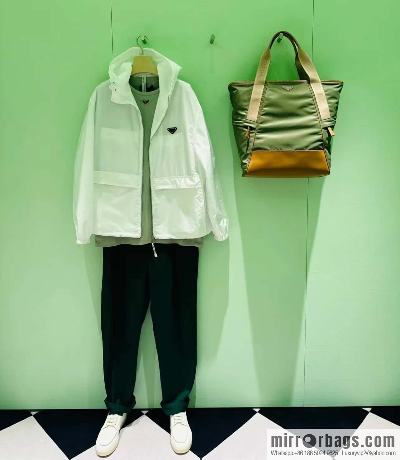 PRADA 🎉 new tote bag 🎉 2VG119