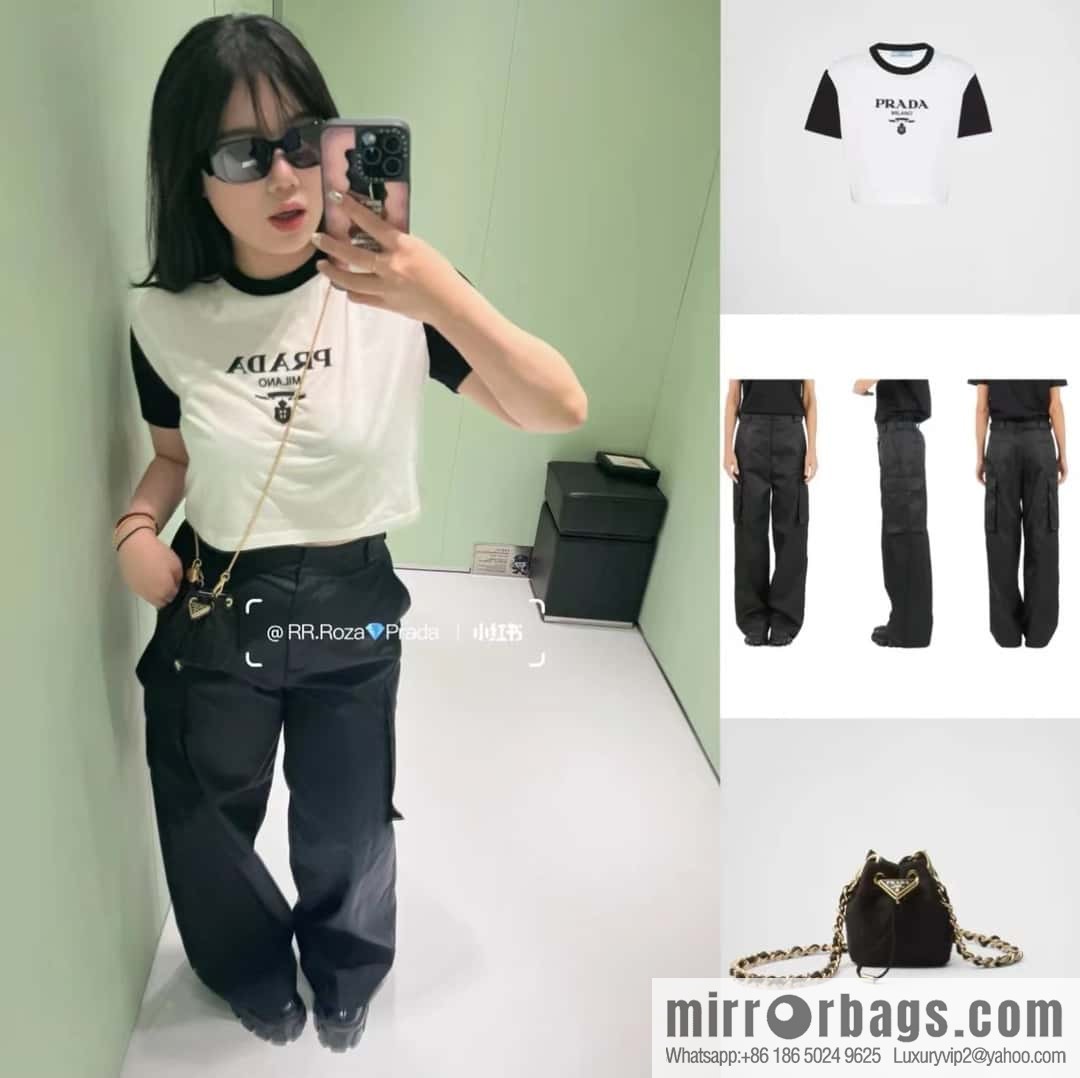 PRADA 🎉 embroidered grid small bucket 🎉 1NR016
