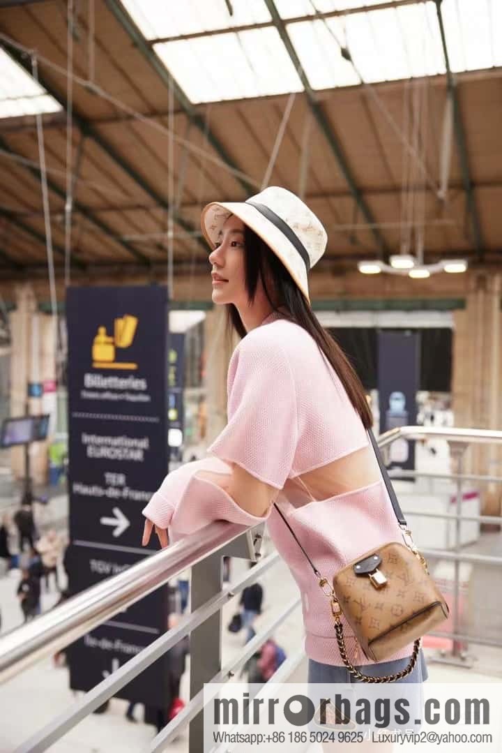 LV M47162 Bolsa Just In Case