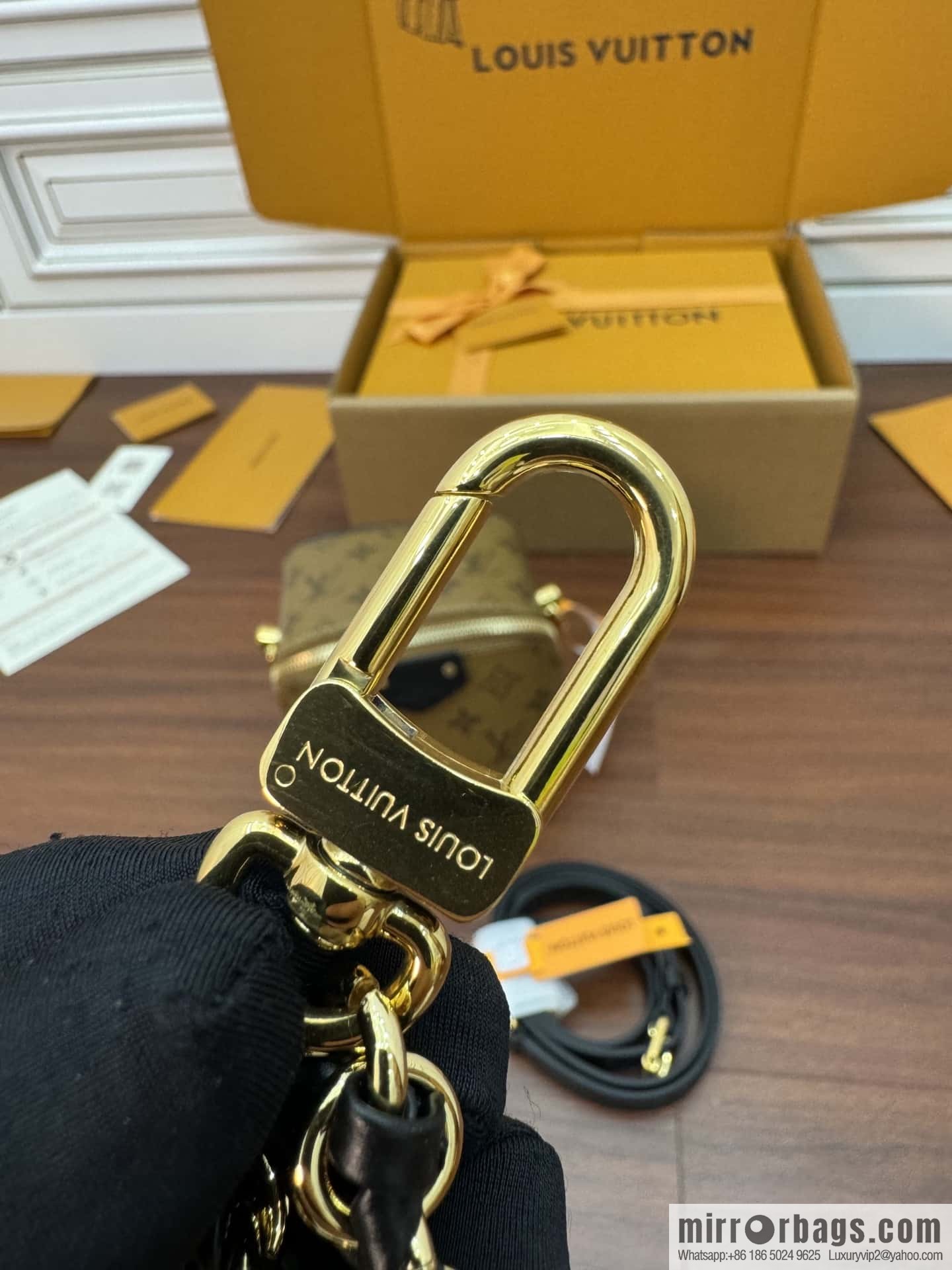 LV M47162 Bolsa Just In Case