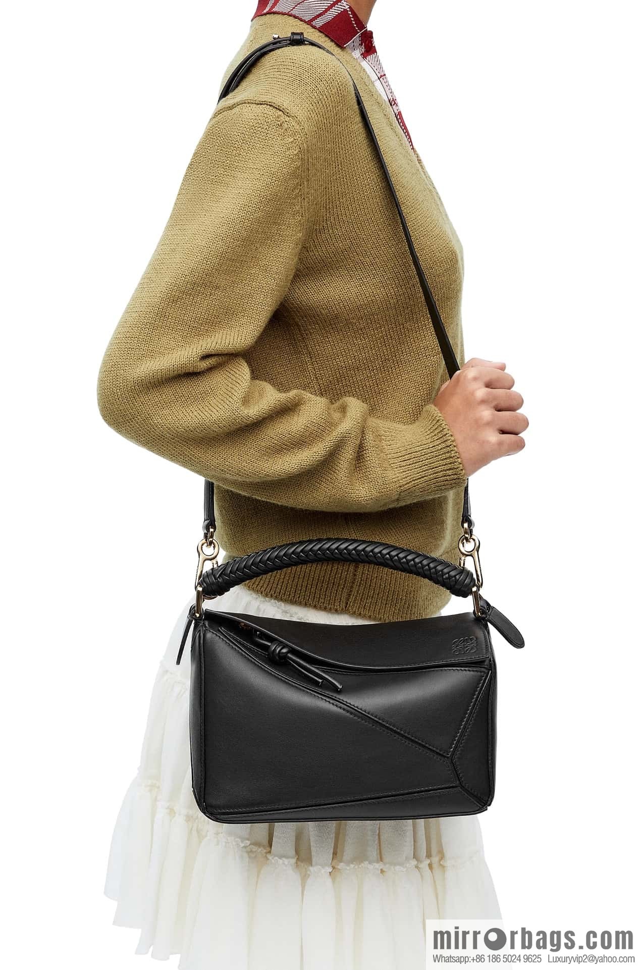 LOEWE new knitting handle puzzle 0189 black 24CM