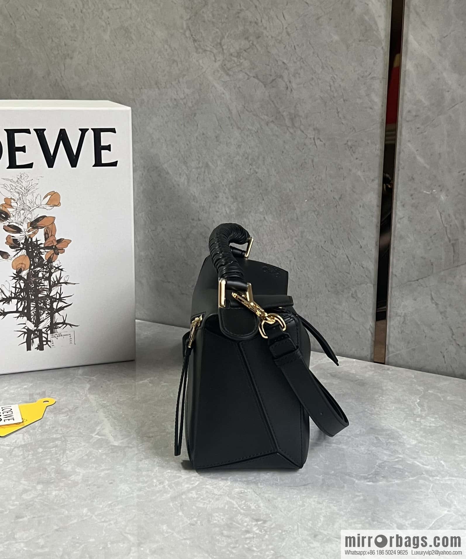 LOEWE new knitting handle puzzle 0189 black 24CM