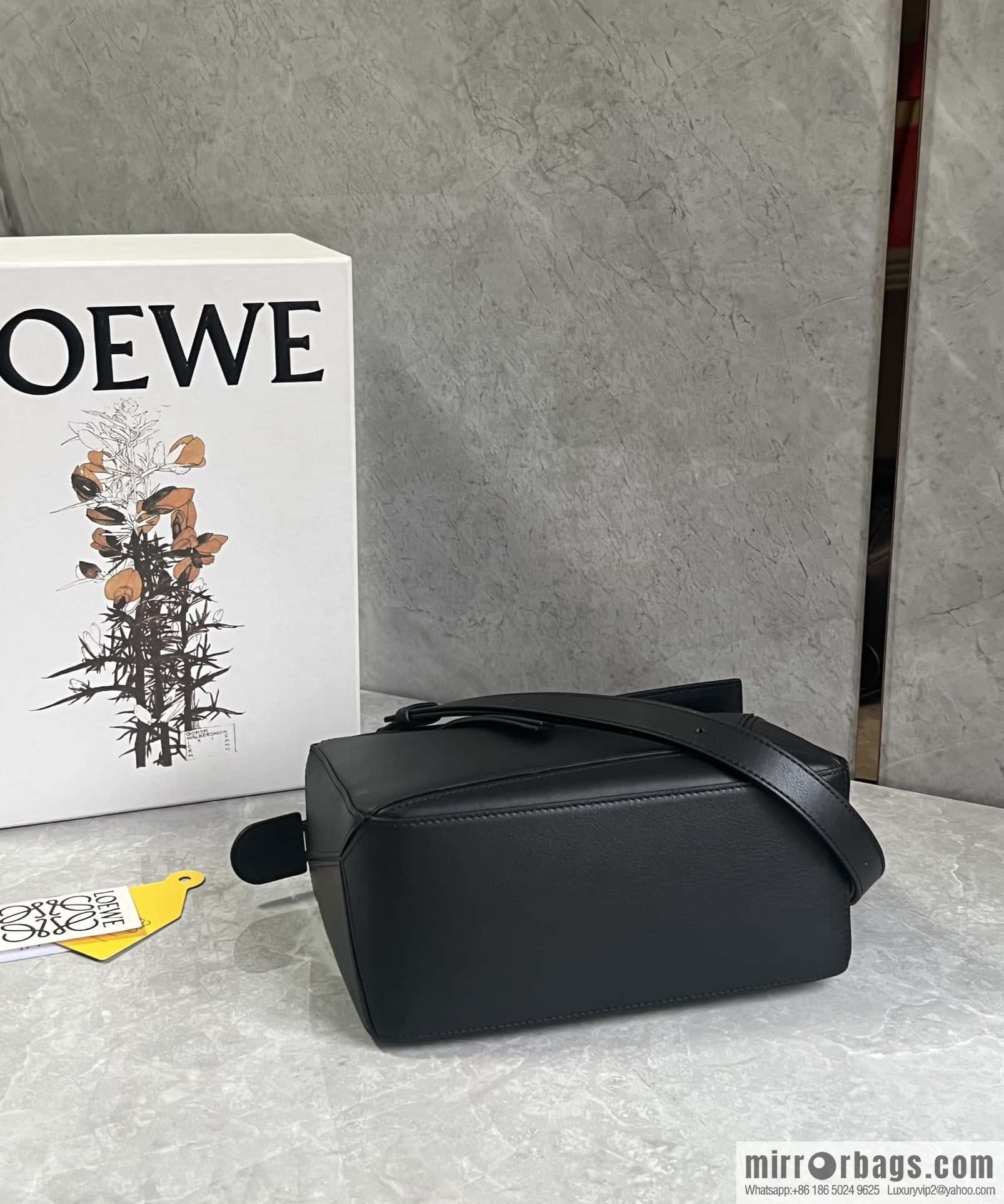 LOEWE new knitting handle puzzle 0189 black 24CM