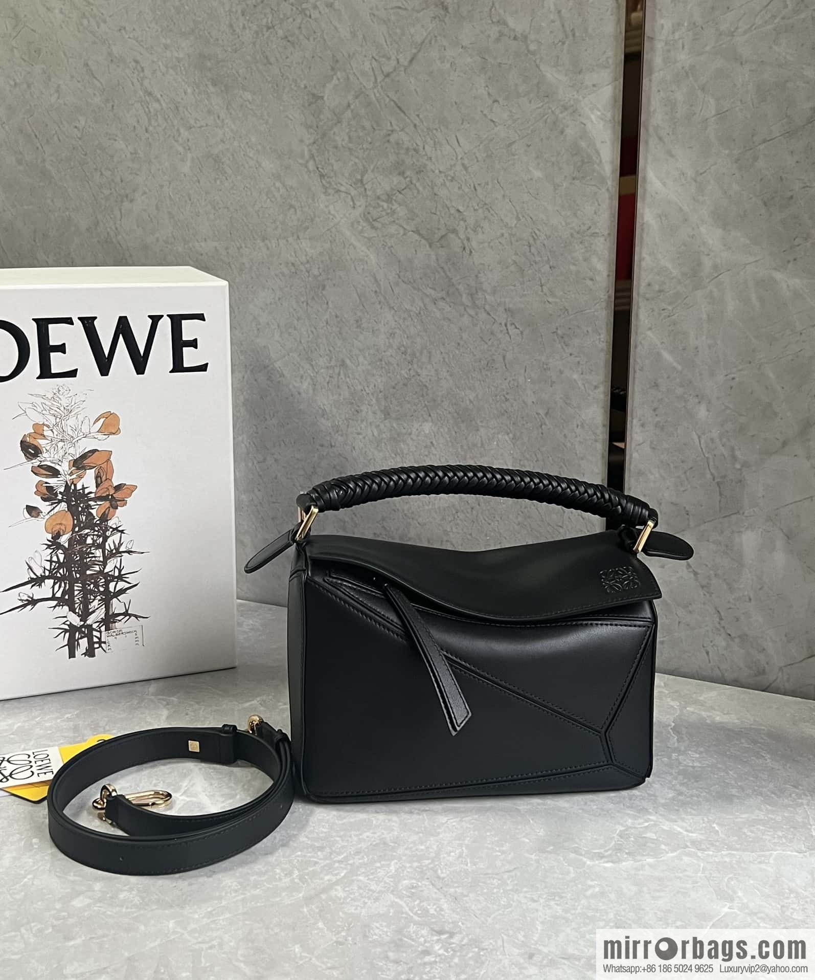 LOEWE new knitting handle puzzle 0189 black 24CM