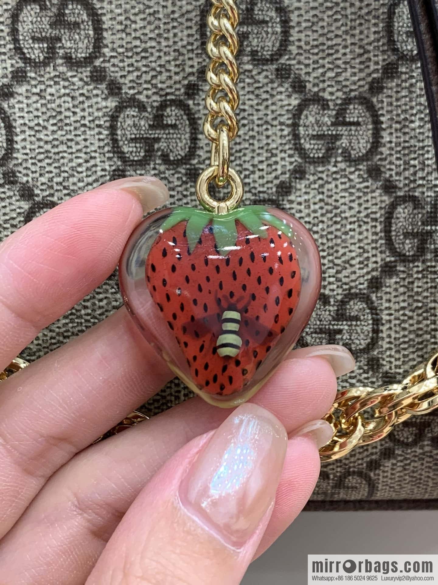 GUCCI ophidia strawberry chain bag 735132