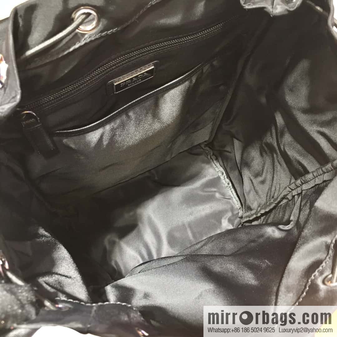 PRADA 🎉 exclusive debut 🎉 2VZ135 shoulder backpack