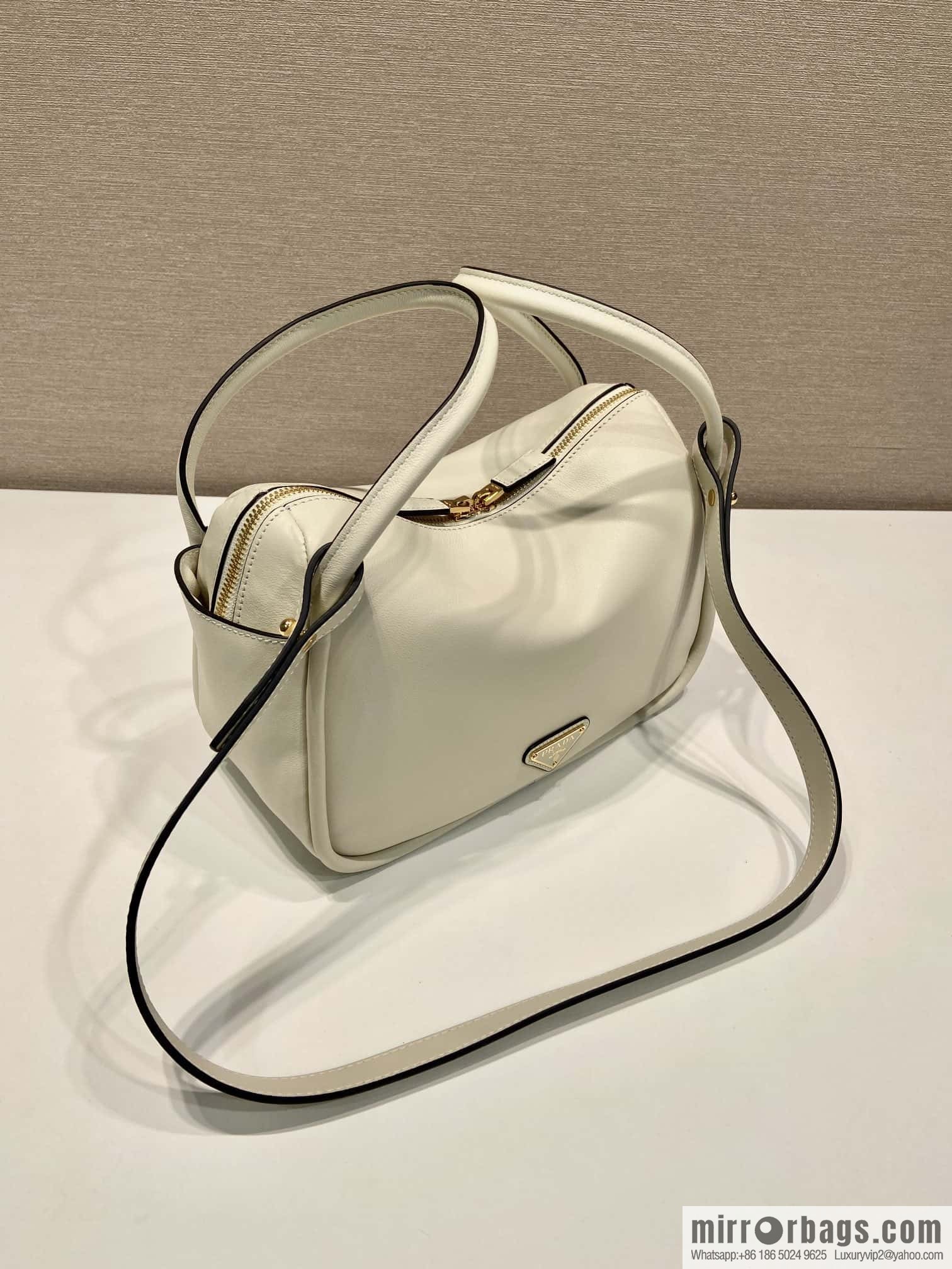 PRADA 🎉 New 🎉 1BA451 🎉🎉 White