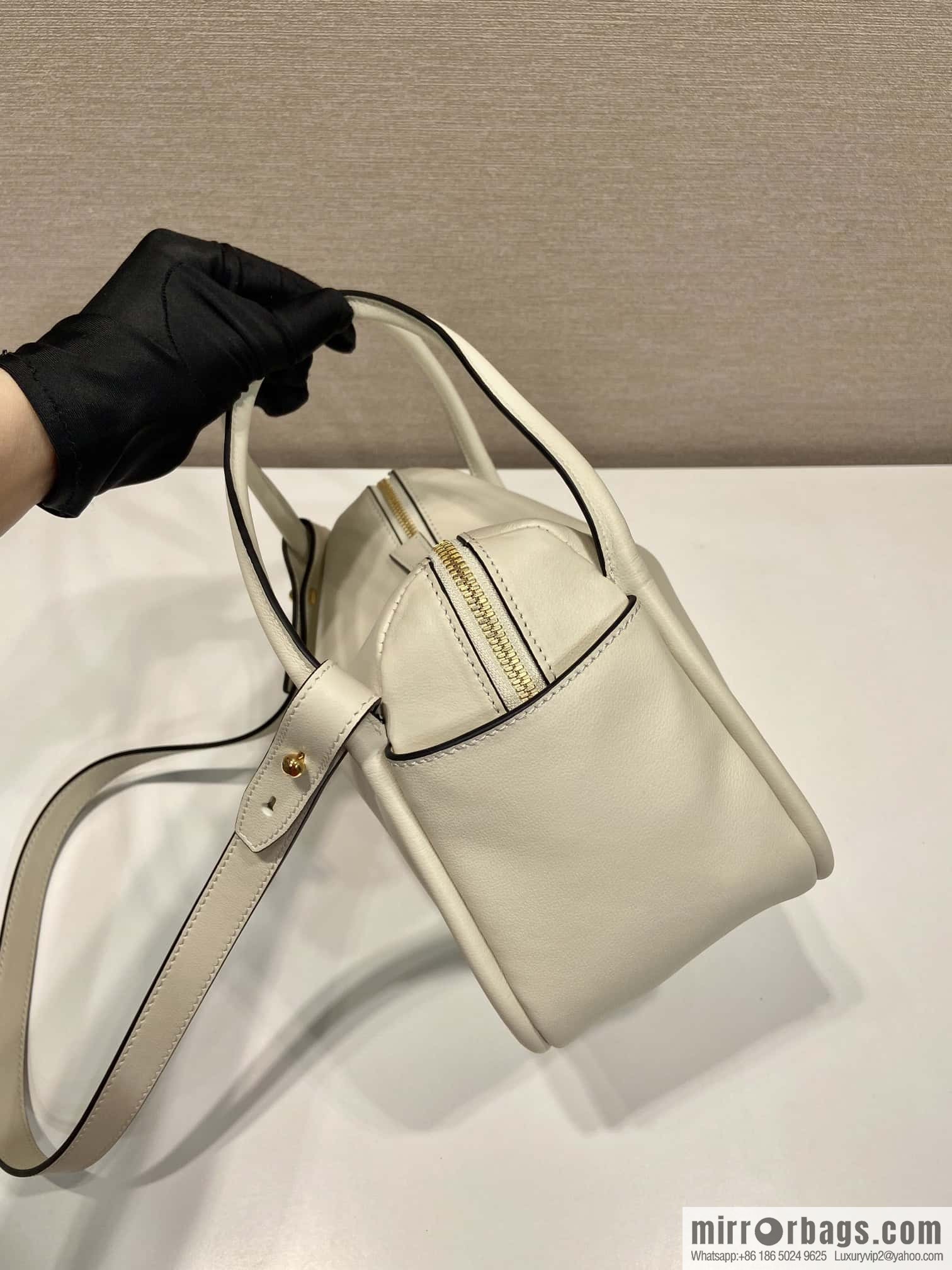 PRADA 🎉 New 🎉 1BA451 🎉🎉 White