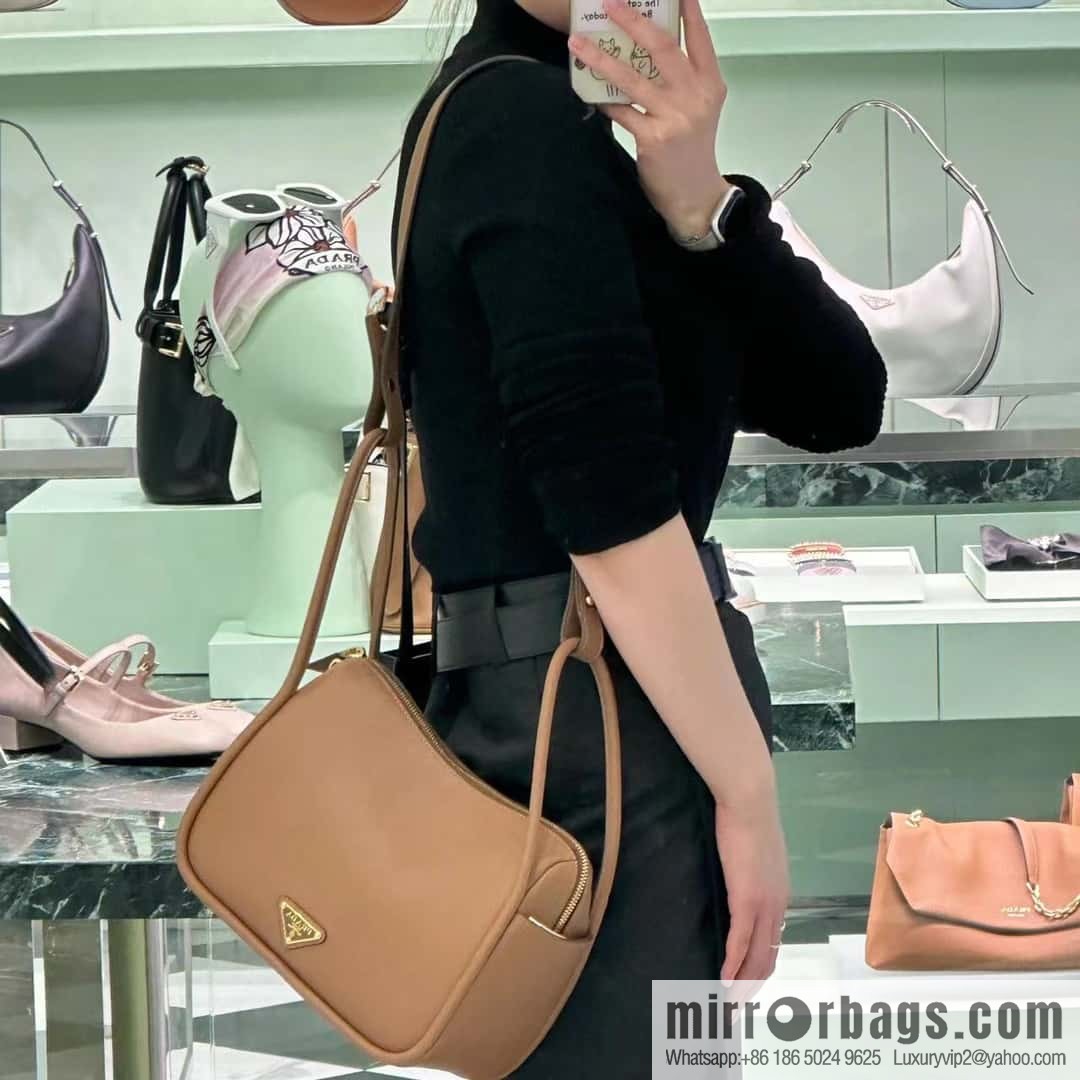 PRADA 🎉 new 🎉 1BA451 🎉🎉 brown