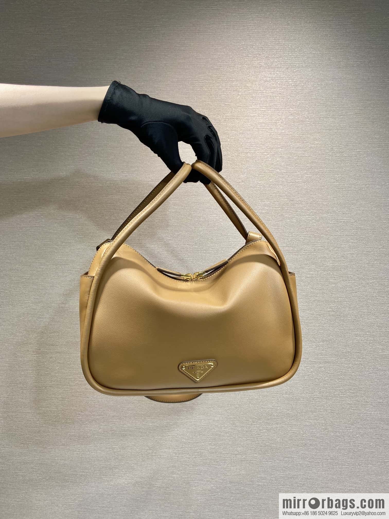 PRADA 🎉 new 🎉 1BA451 🎉🎉 brown