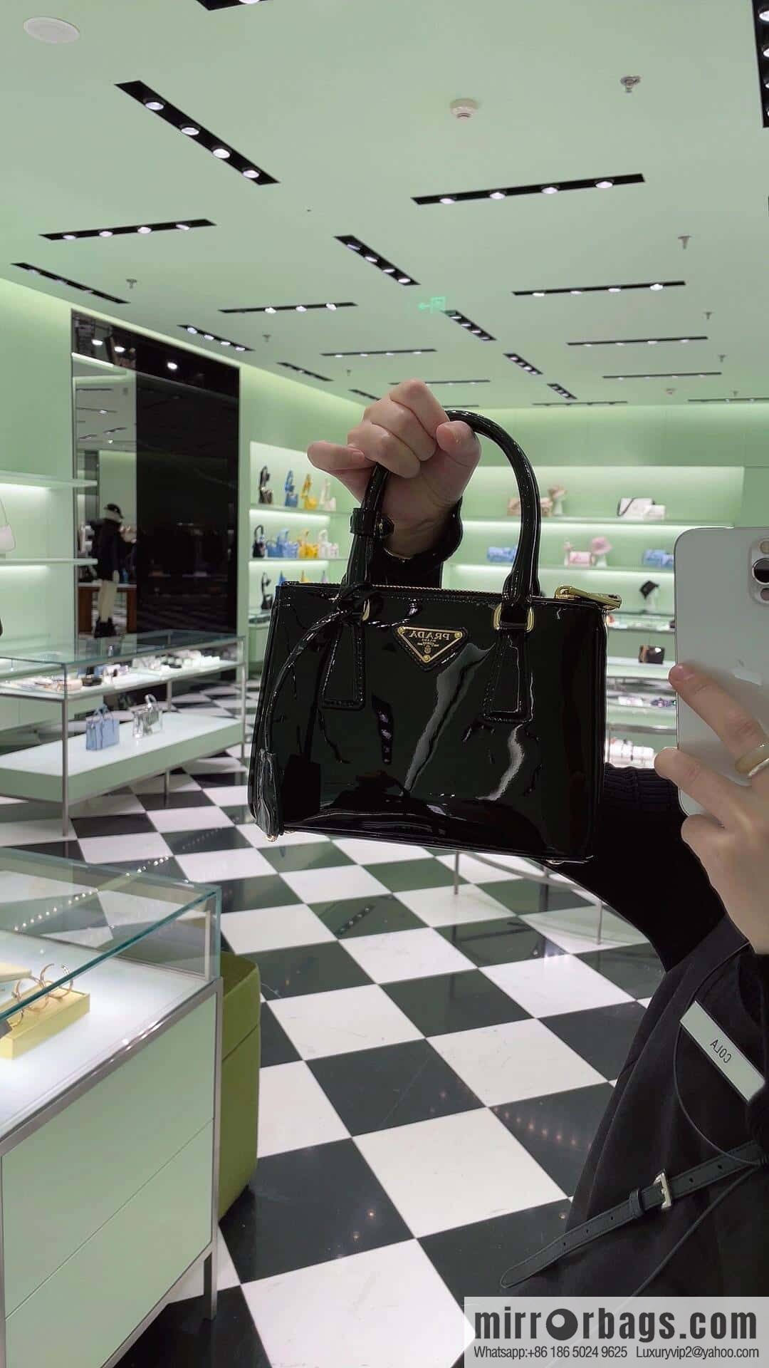 PRADA 🎉 mini killer 🎉 1BA906 patent leather 🎉🎉 black
