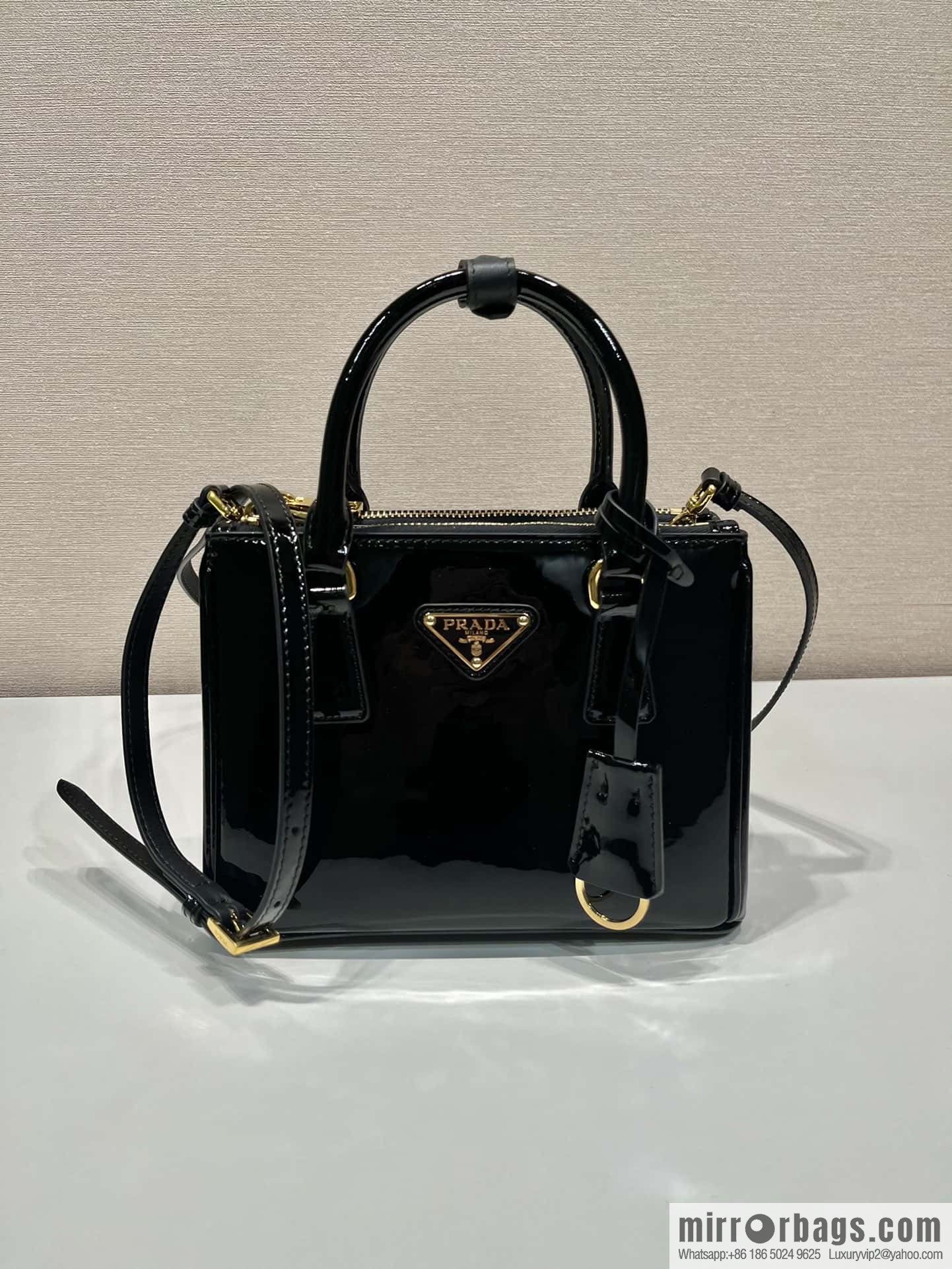 PRADA 🎉 mini killer 🎉 1BA906 patent leather 🎉🎉 black