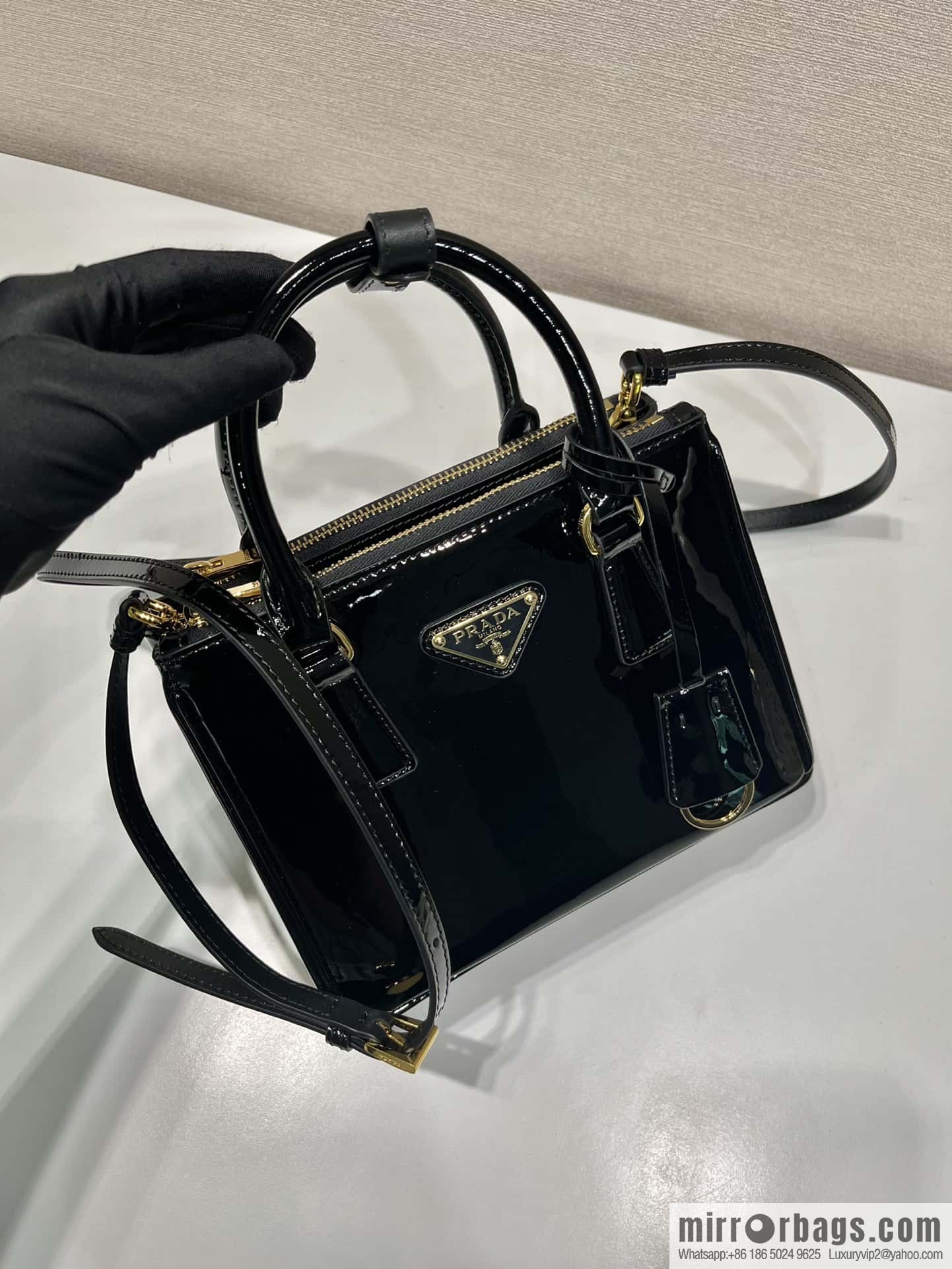 PRADA 🎉 mini killer 🎉 1BA906 patent leather 🎉🎉 black