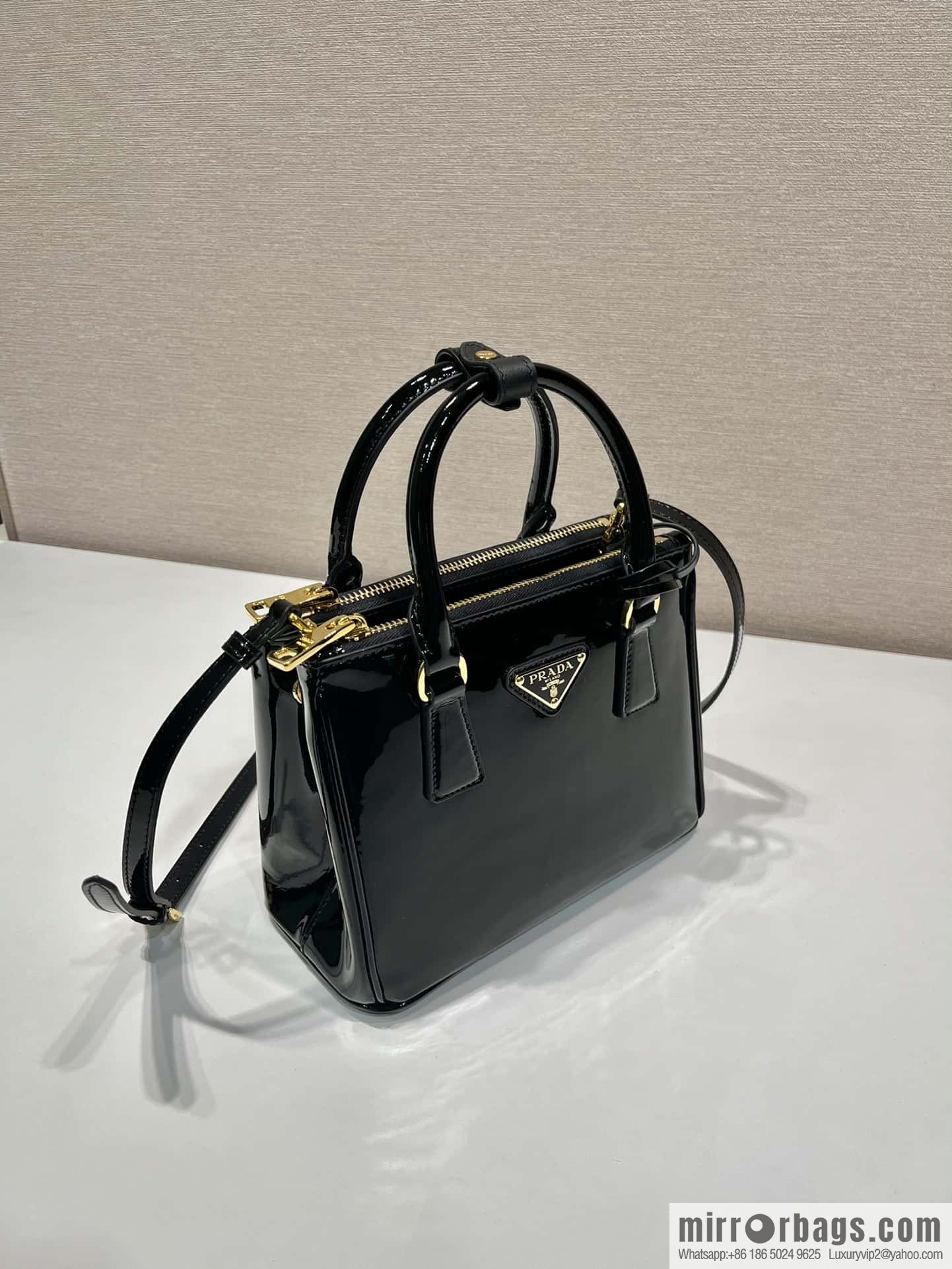 PRADA 🎉 mini killer 🎉 1BA906 patent leather 🎉🎉 black